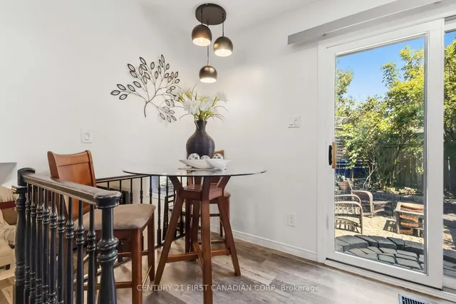 34 Speight Crt, London East 4