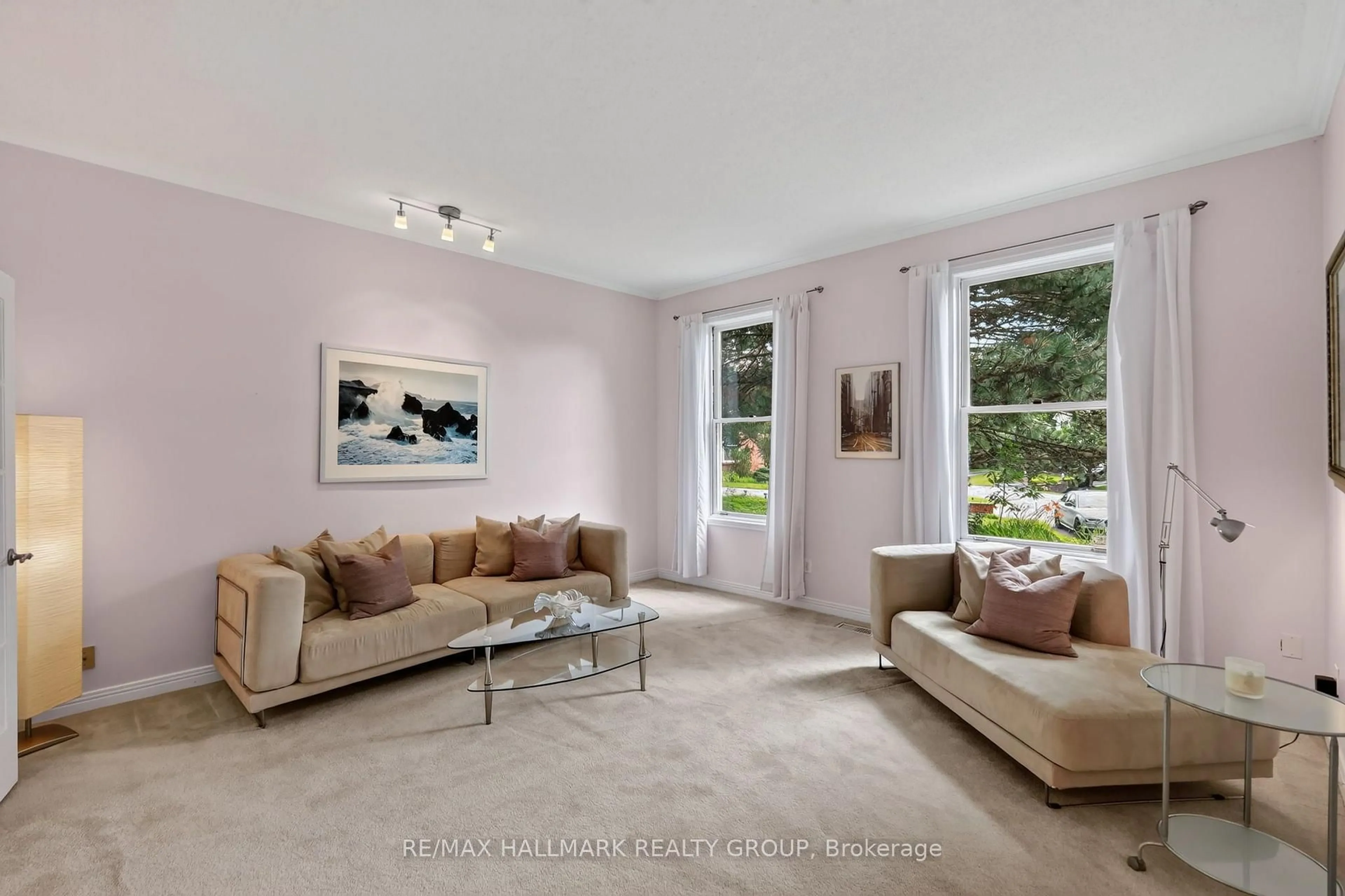 Living room with furniture, unknown for 9 Kintail Crt, Stittsville Ontario K2S 1G8