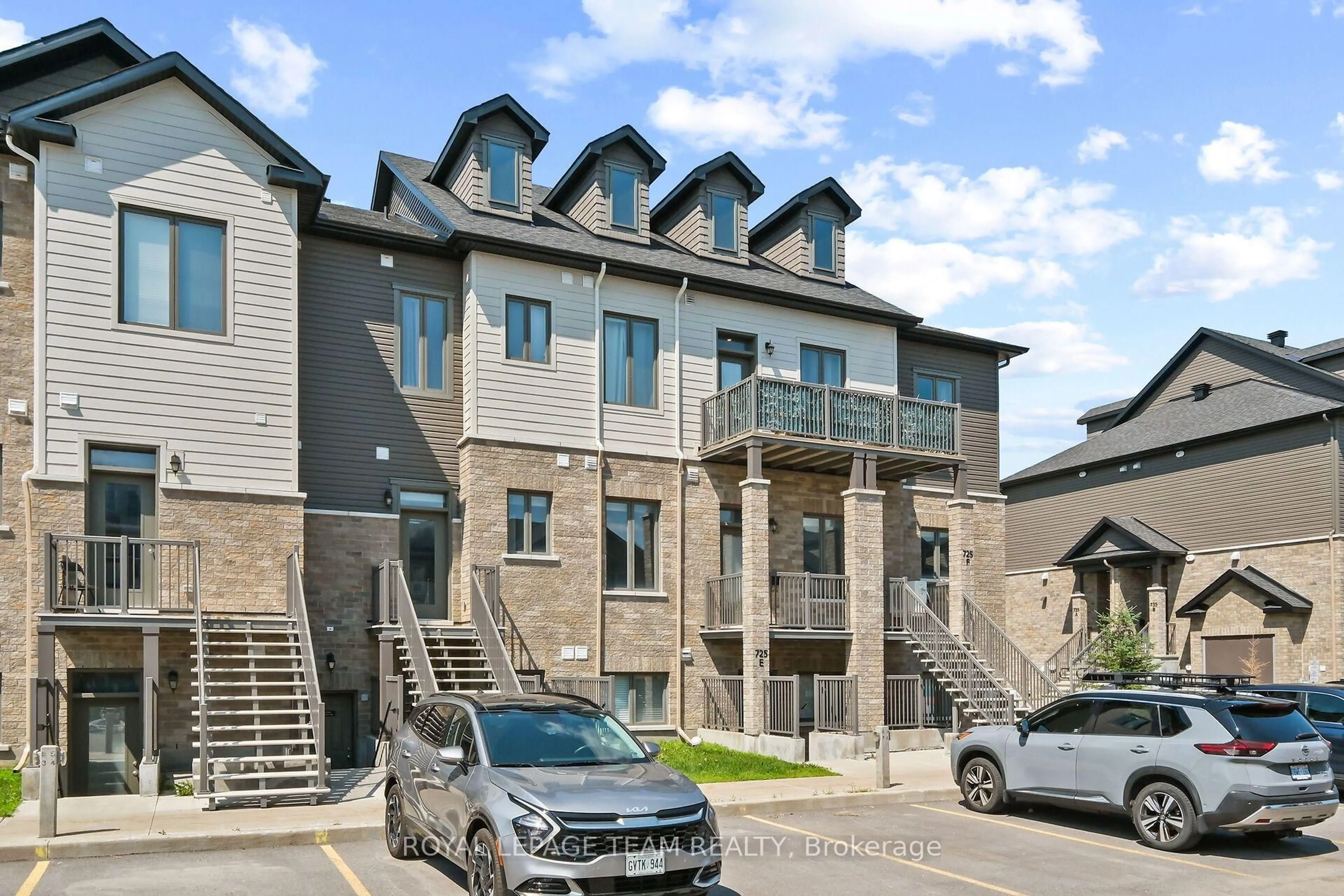A pic from outside/outdoor area/front of a property/back of a property/a pic from drone, street for 725 Dearborn Private #F, Ottawa Ontario K1T 0W4