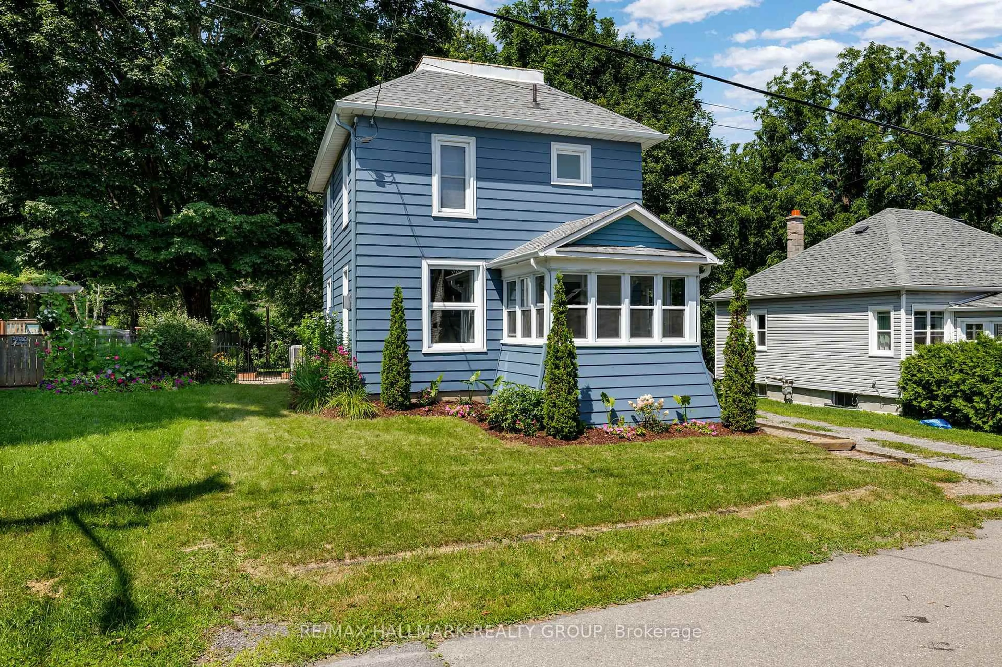 Home with vinyl exterior material, street for 23 Victoria Ave, North Grenville Ontario K0G 1J0