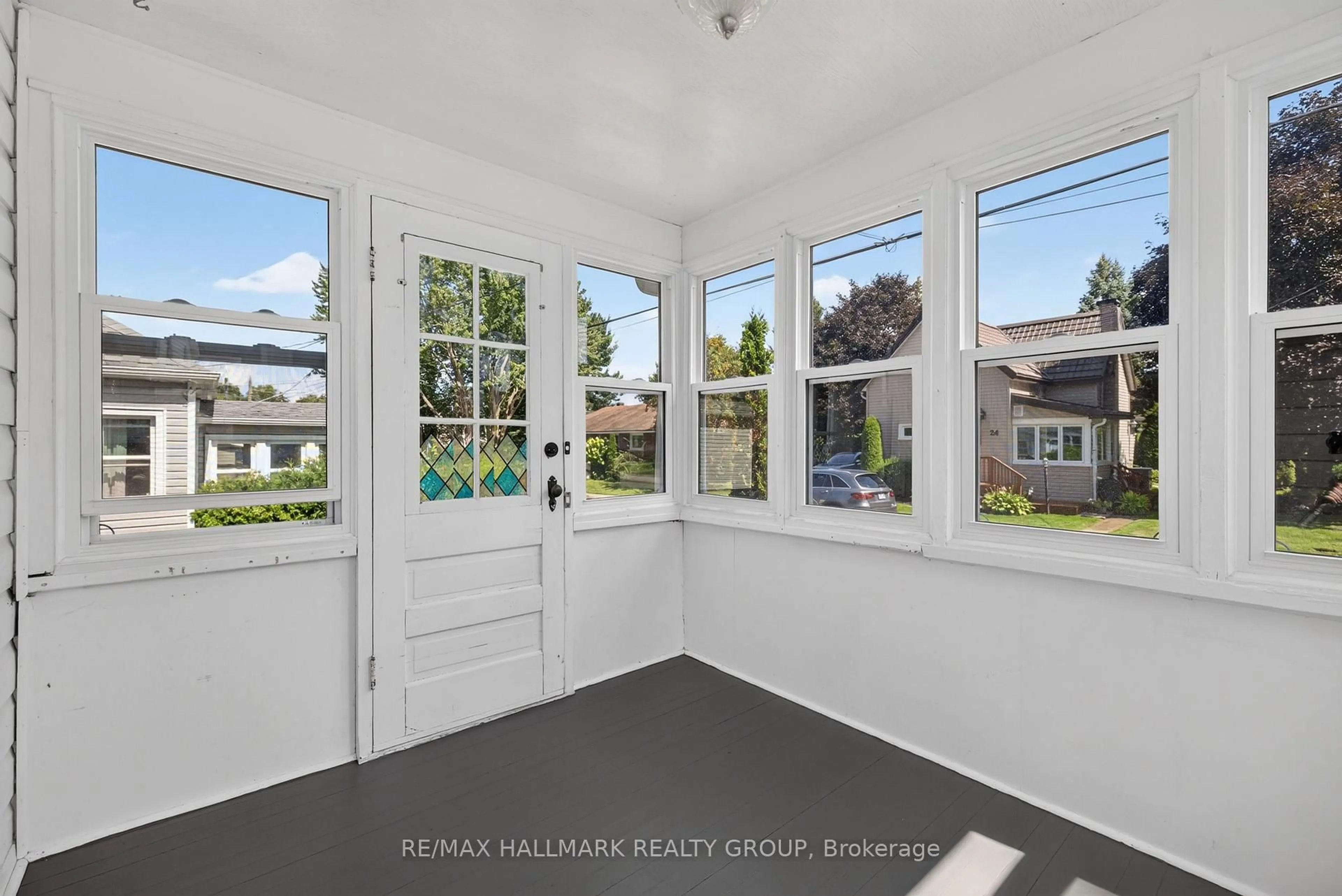 Indoor entryway for 23 Victoria Ave, North Grenville Ontario K0G 1J0