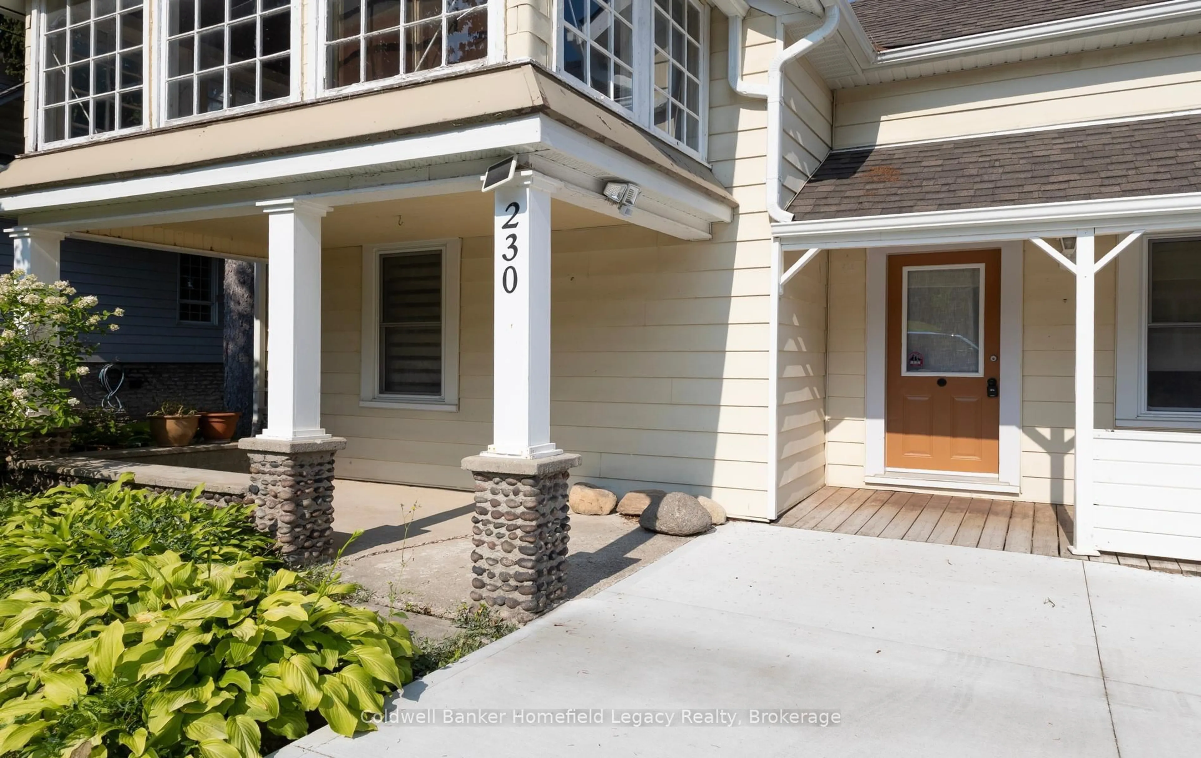 Unknown for 230 Church St, St. Marys Ontario N4X 1Z4