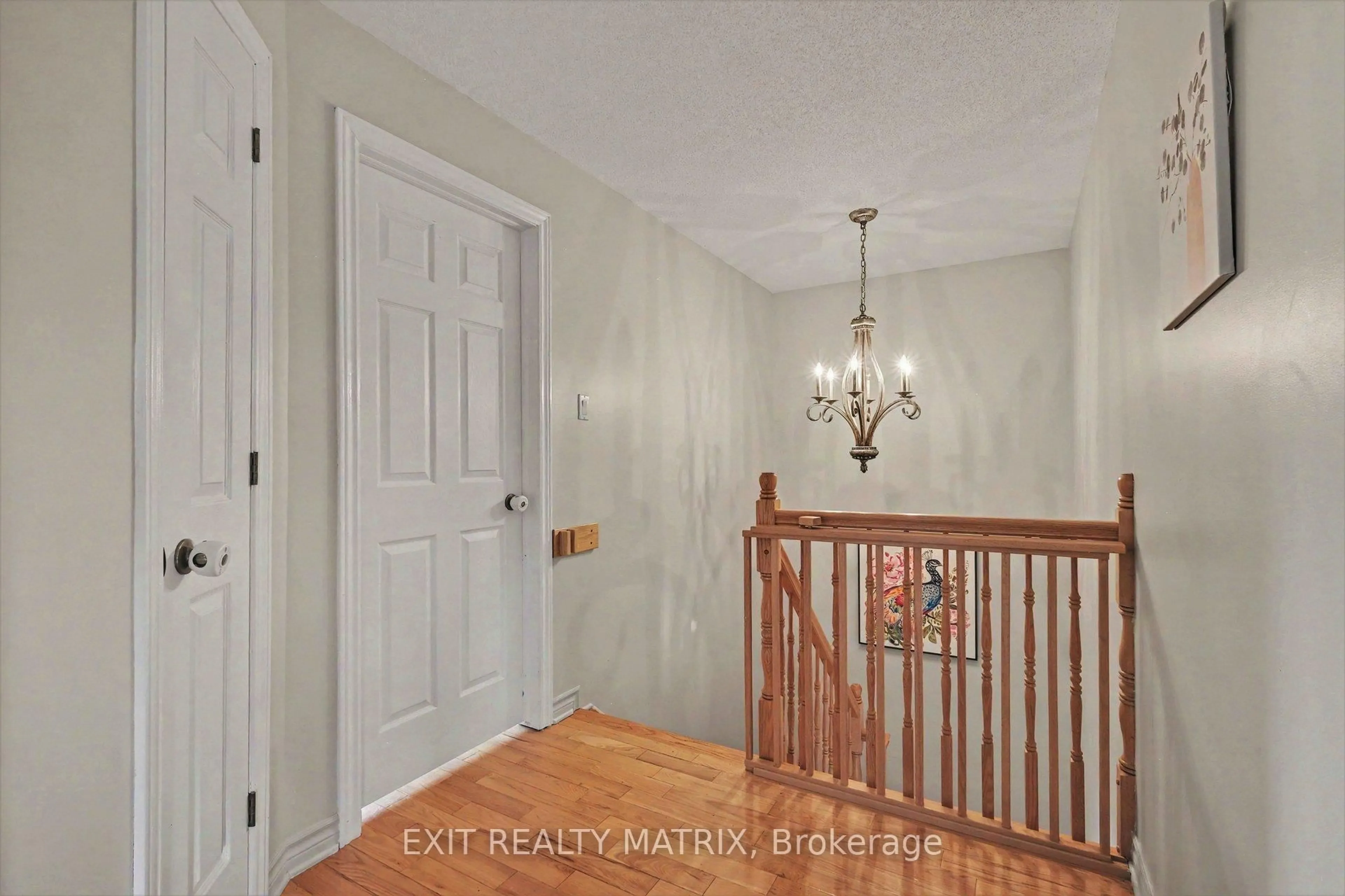 Indoor entryway for 15 Blais St #B, Russell Ontario K0A 1W0