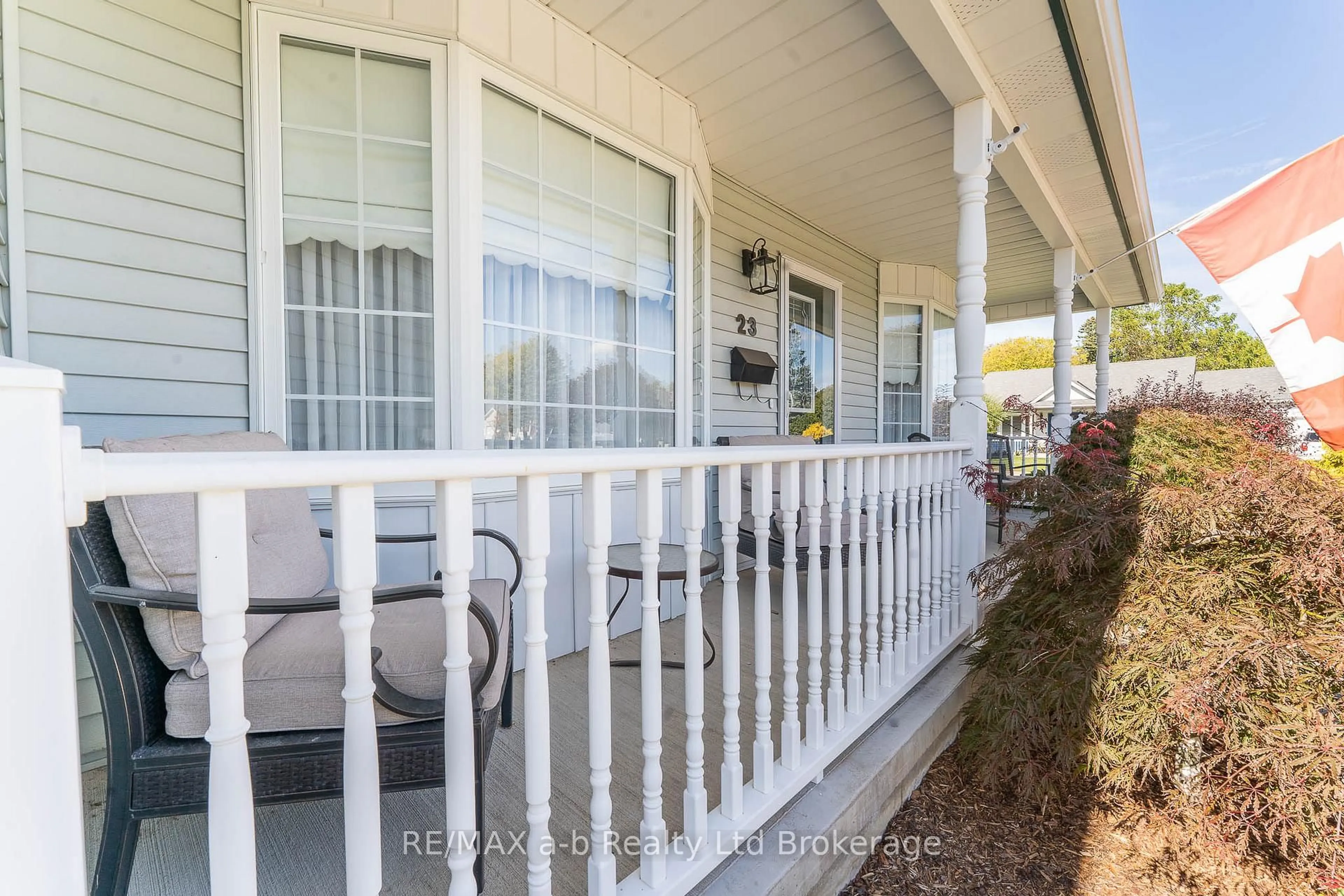 Patio, street for 23 Armstrong Dr, Tillsonburg Ontario N4G 5T3