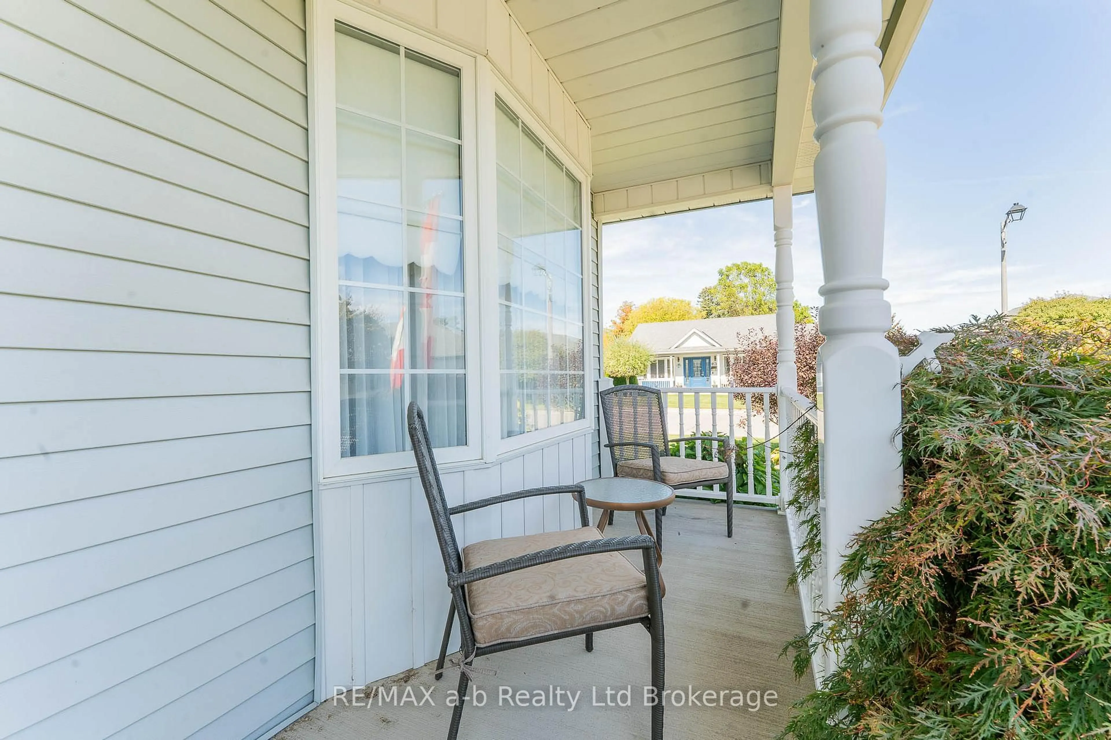 Patio, water/lake/river/ocean view for 23 Armstrong Dr, Tillsonburg Ontario N4G 5T3