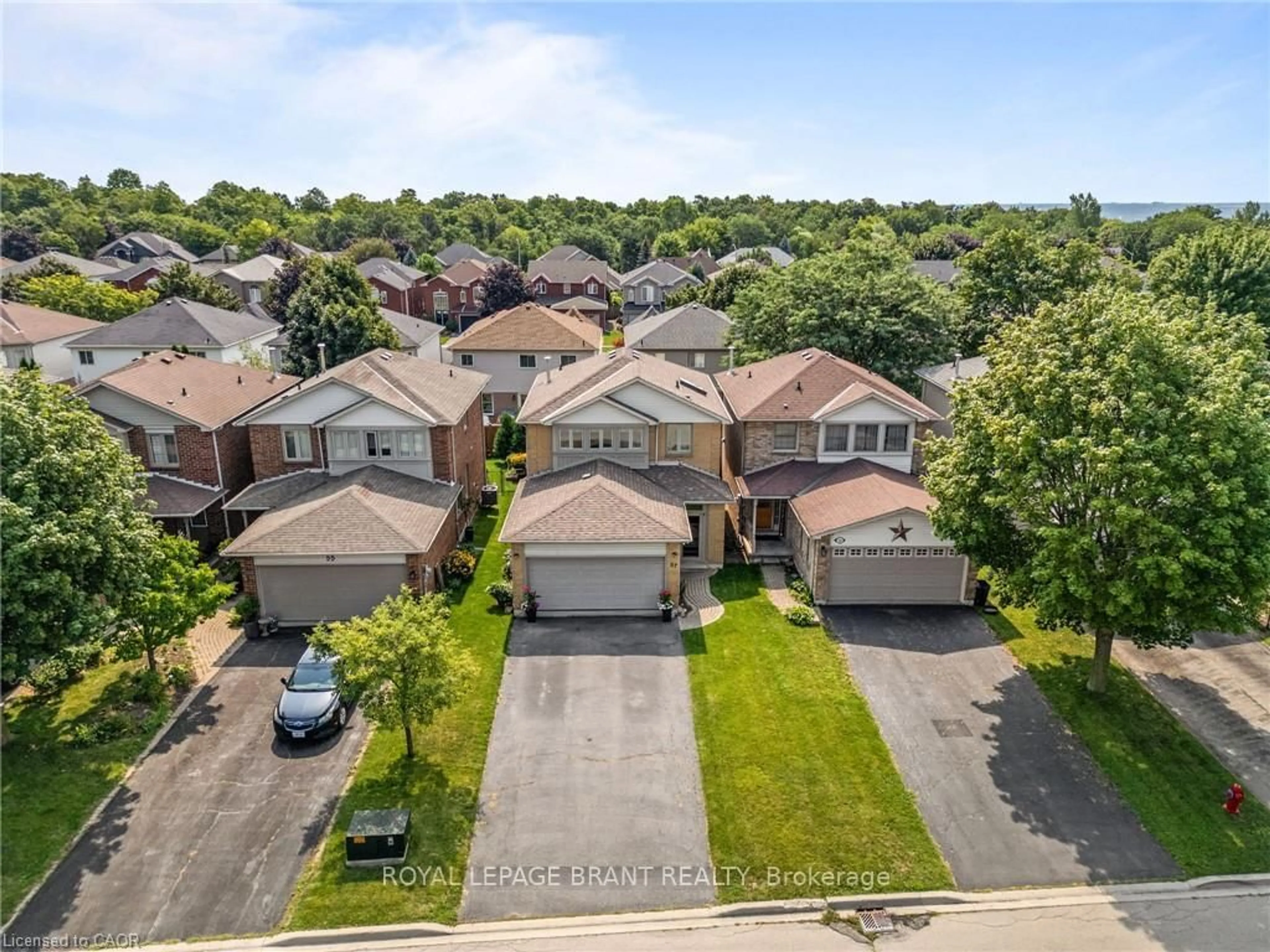 A pic from outside/outdoor area/front of a property/back of a property/a pic from drone, street for 57 Grindstone Way, Hamilton Ontario L9H 7B5