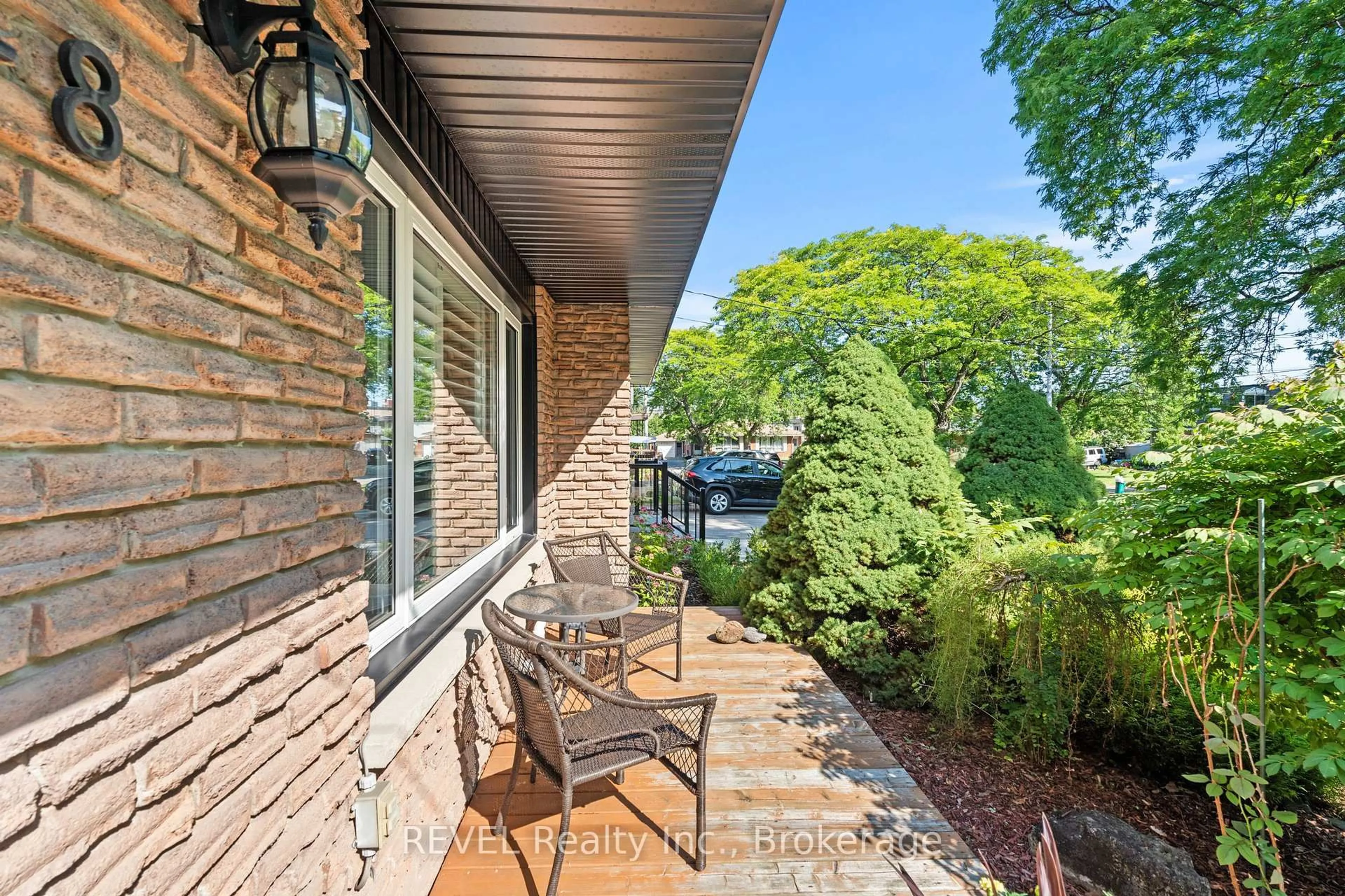 Unknown for 28 Black Knight Rd, St. Catharines Ontario L2N 3C1