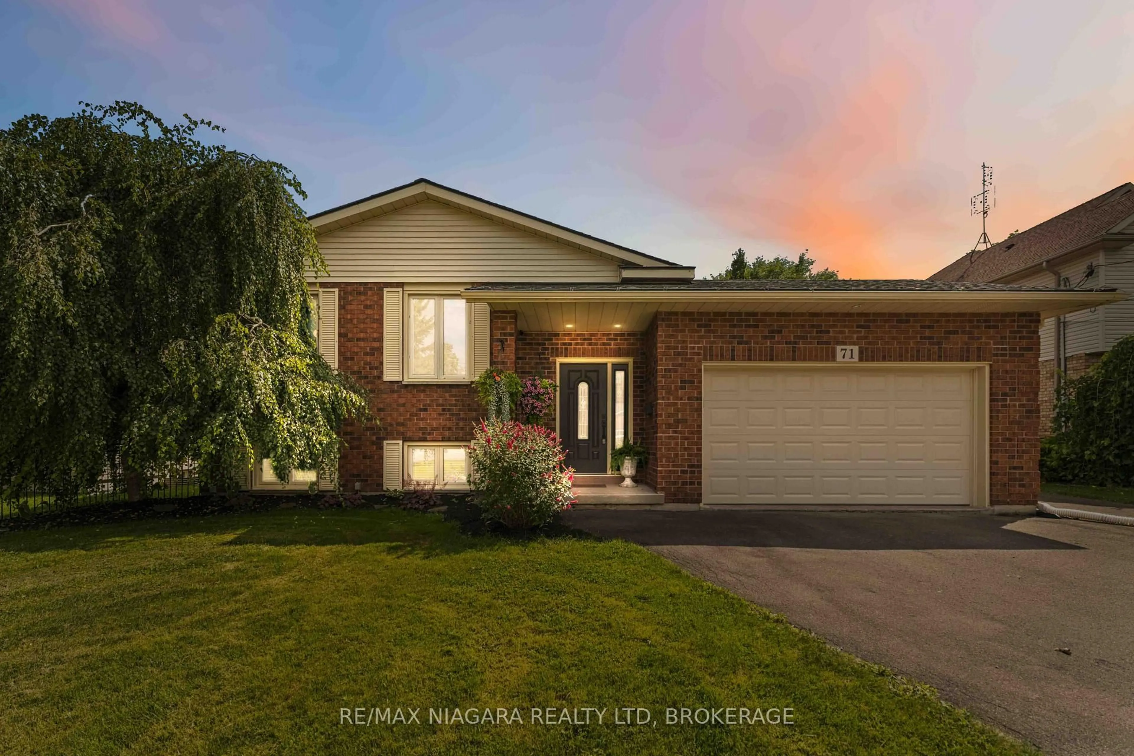 Home with brick exterior material, street for 71 Sumbler Rd, Welland Ontario L3C 3P1