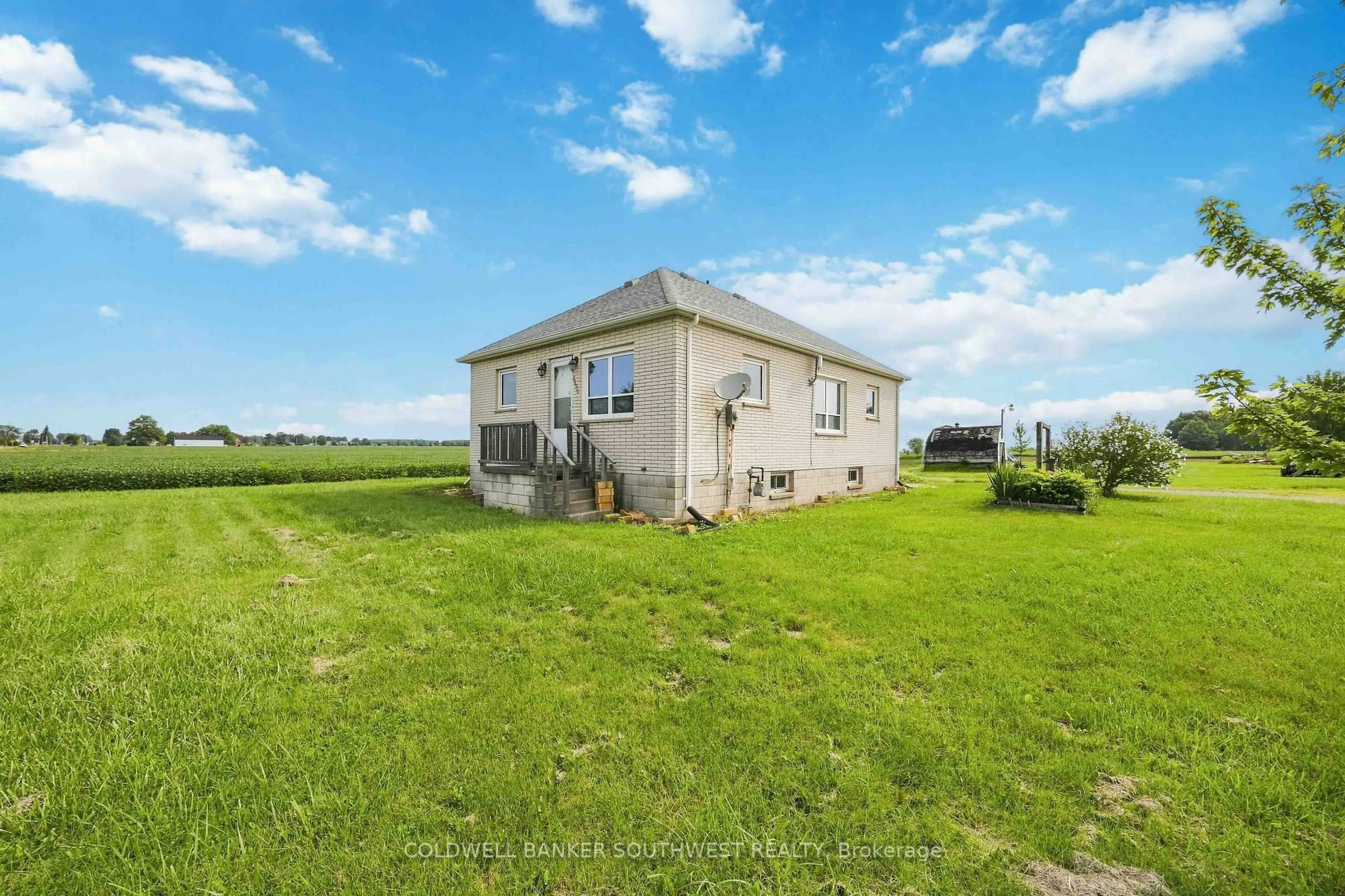 A pic from outside/outdoor area/front of a property/back of a property/a pic from drone, water/lake/river/ocean view for 2898 Oil Heritage Rd, Oil Springs Ontario N0N 1P0