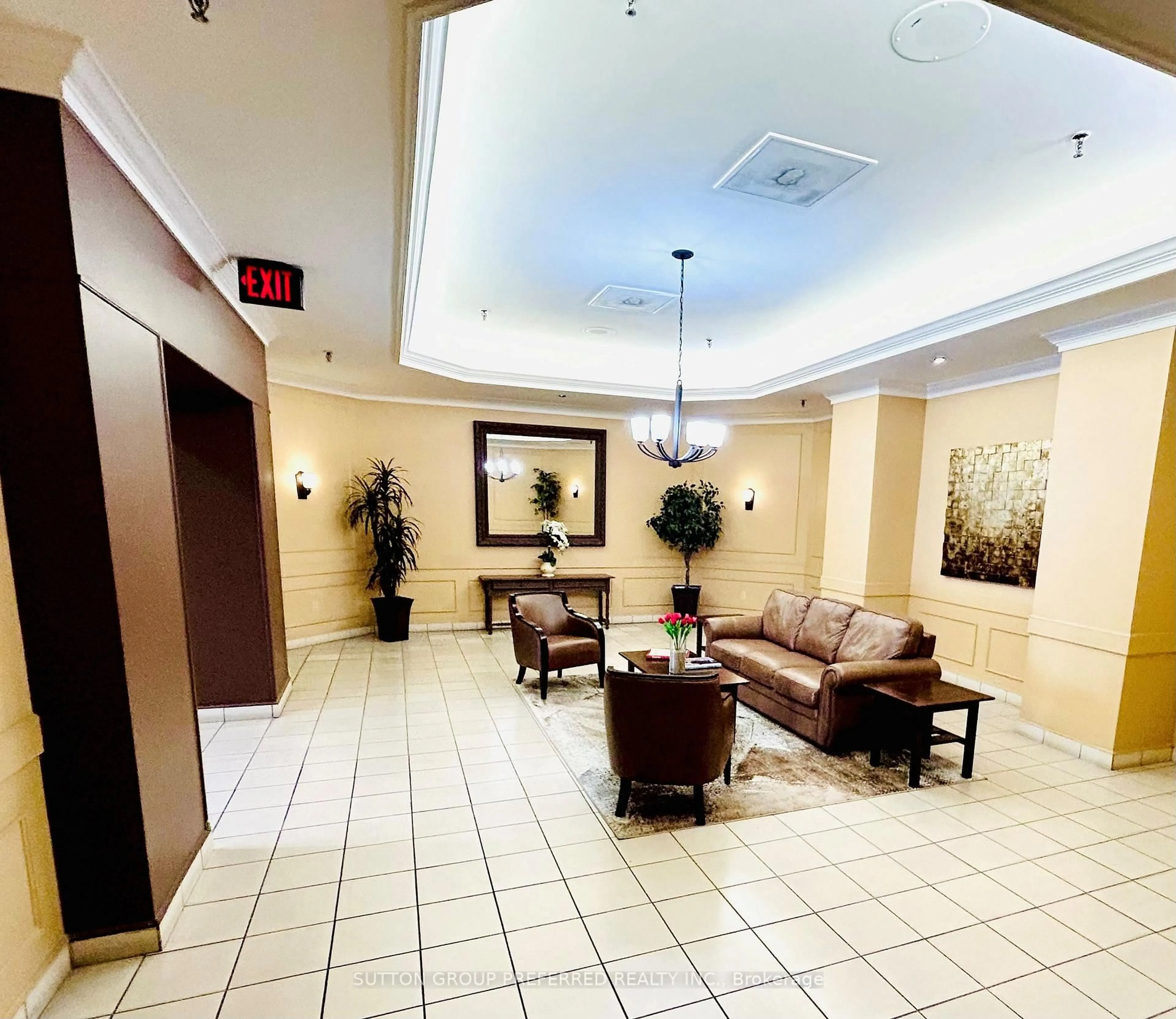 Lobby for 389 Dundas St #2201, London East Ontario N6B 3L5