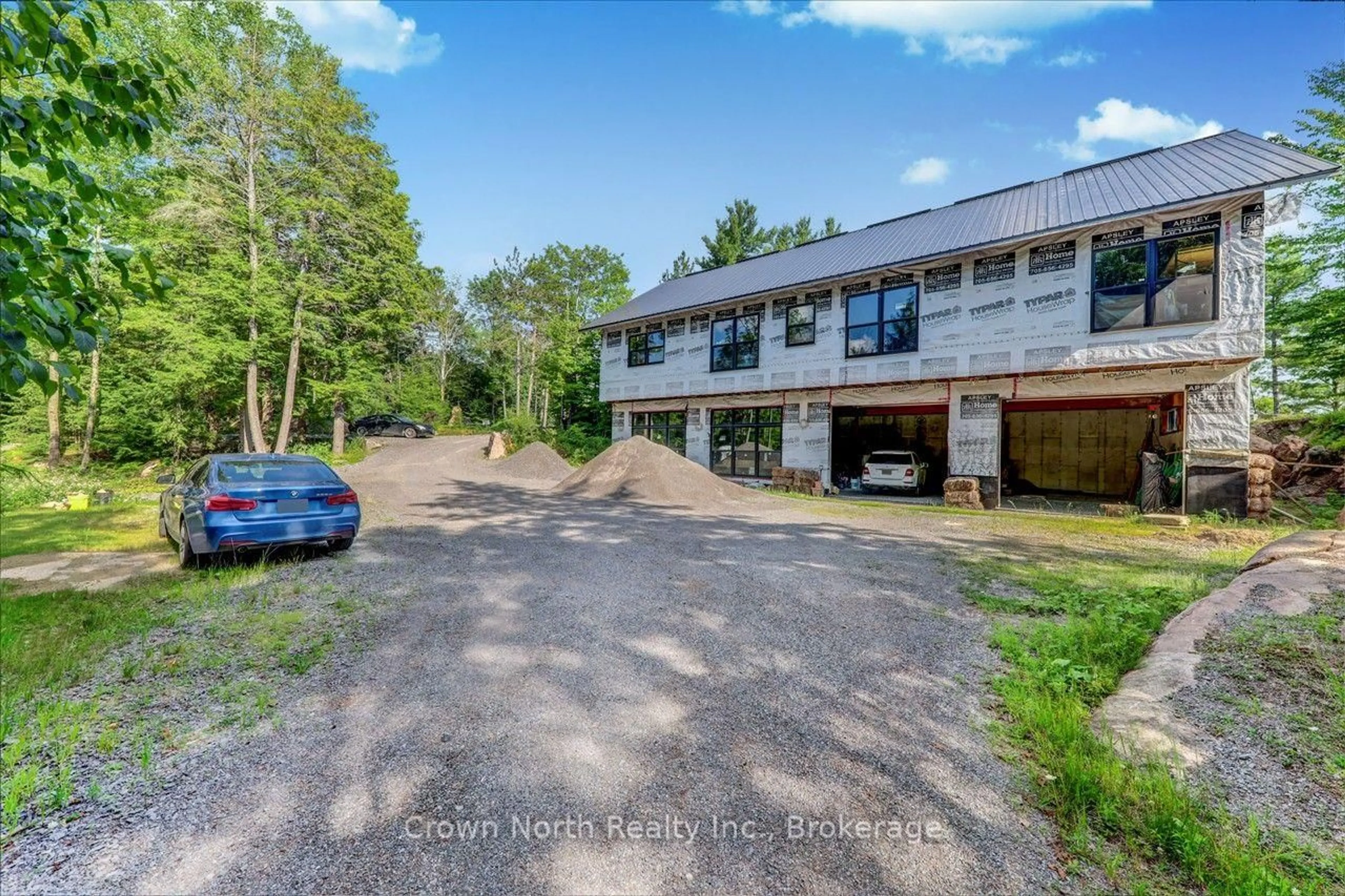 A pic from outside/outdoor area/front of a property/back of a property/a pic from drone, unknown for 119 Gazelle Tr, North Kawartha Ontario K0L 1A0