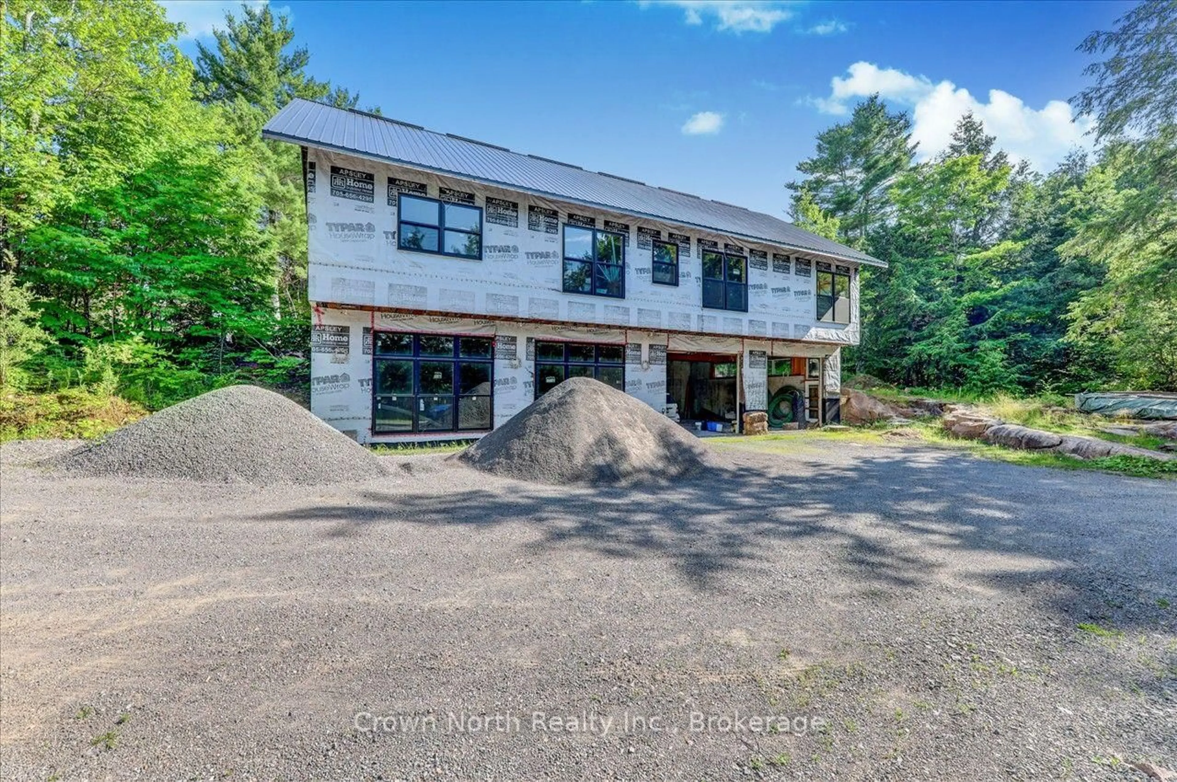 A pic from outside/outdoor area/front of a property/back of a property/a pic from drone, building for 119 Gazelle Tr, North Kawartha Ontario K0L 1A0
