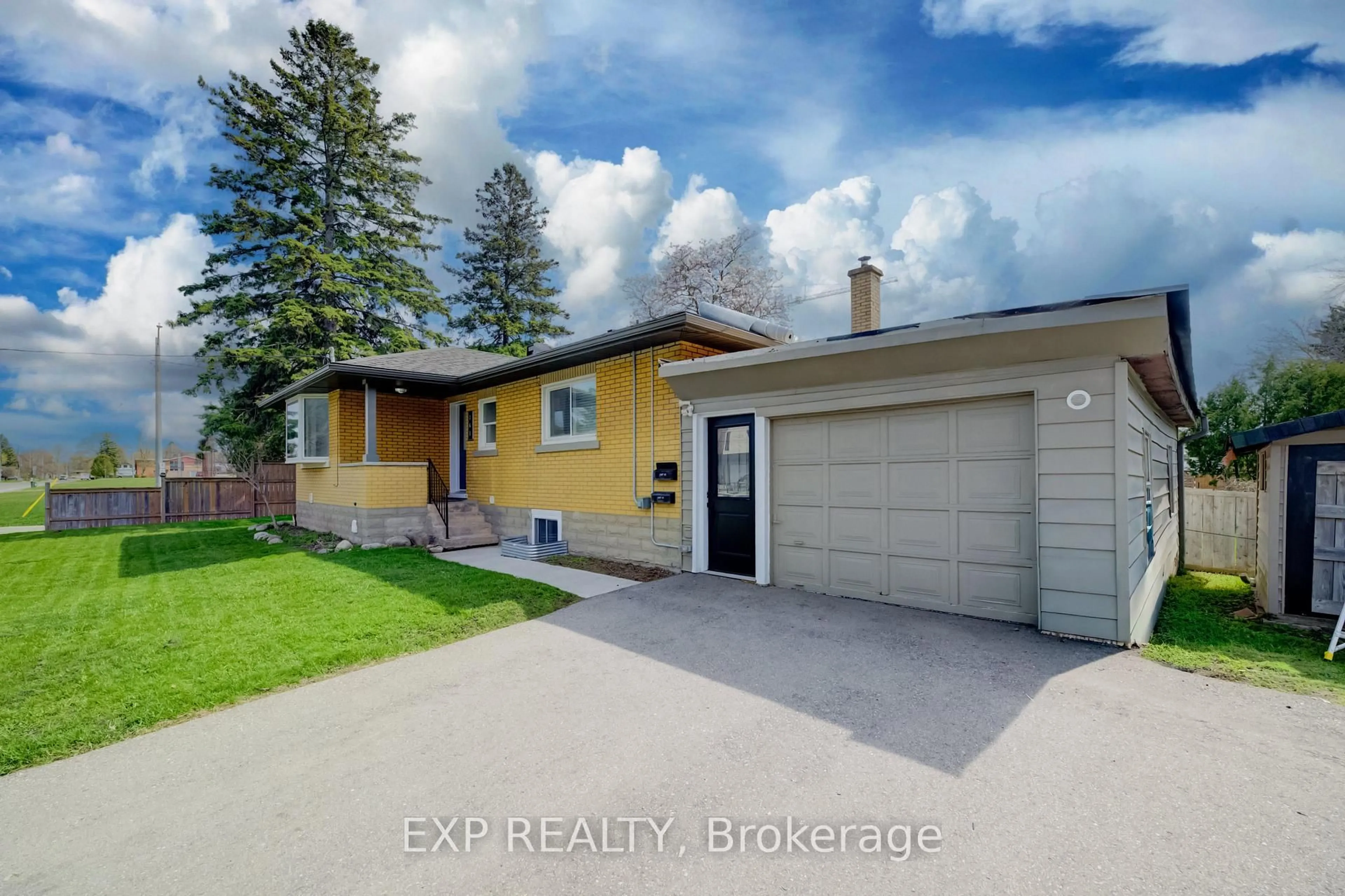 A pic from outside/outdoor area/front of a property/back of a property/a pic from drone, street for 361 Prospect Ave, Kitchener Ontario N2A 1C9