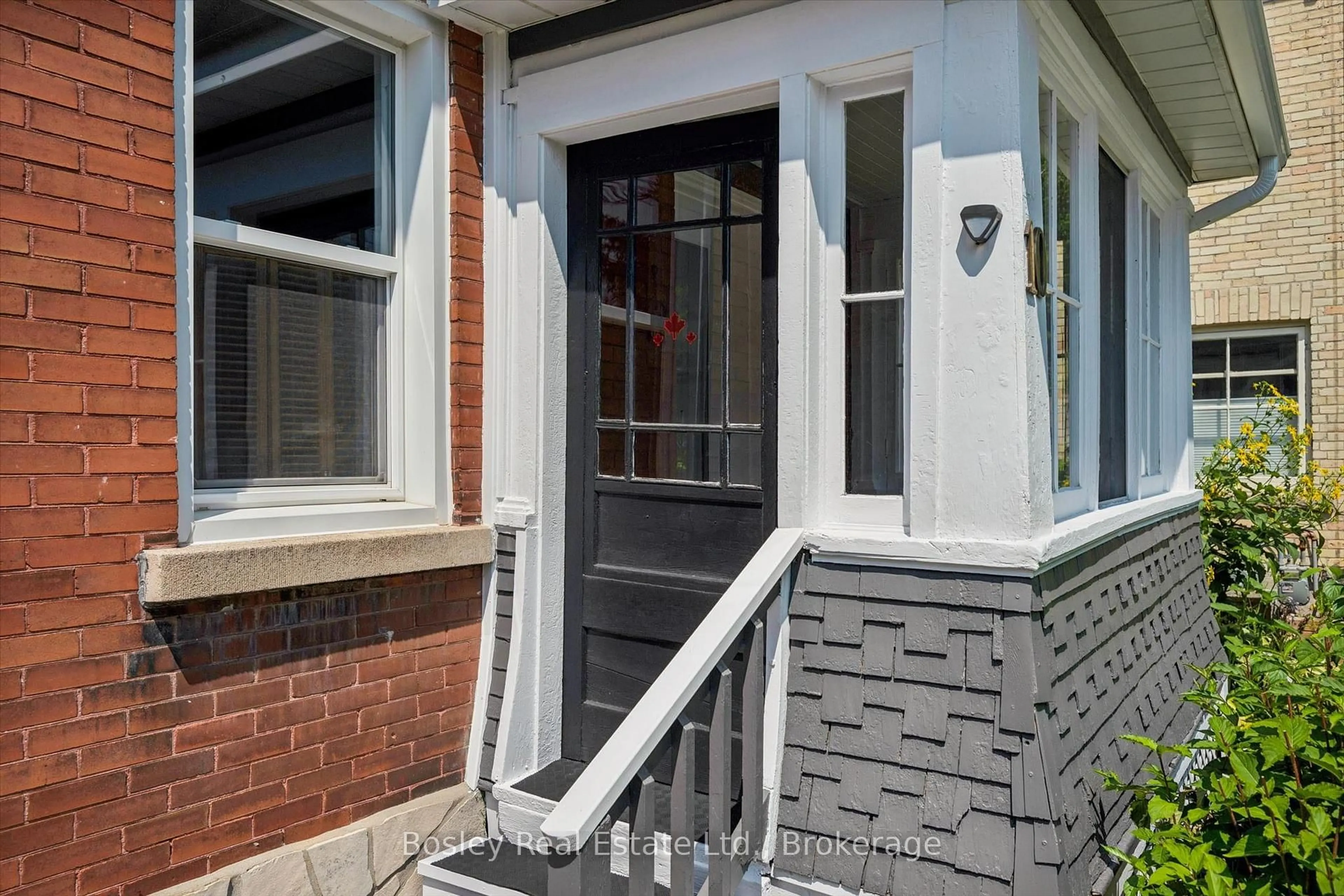 Home with brick exterior material, street for 10 Pearl St, Guelph Ontario N1E 2E3