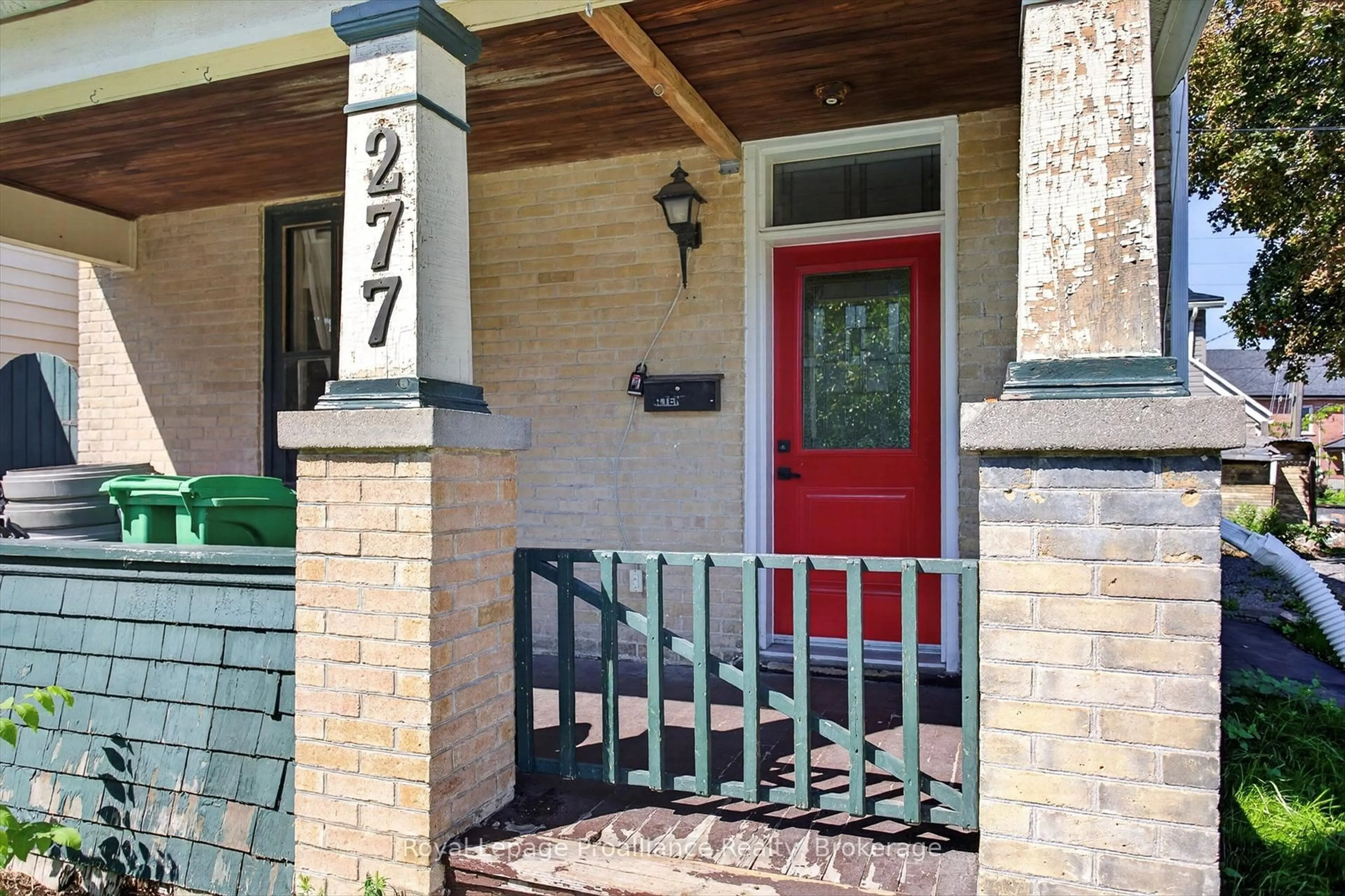 Indoor entryway for 277 Reid St, Peterborough Ontario K9J 3P9