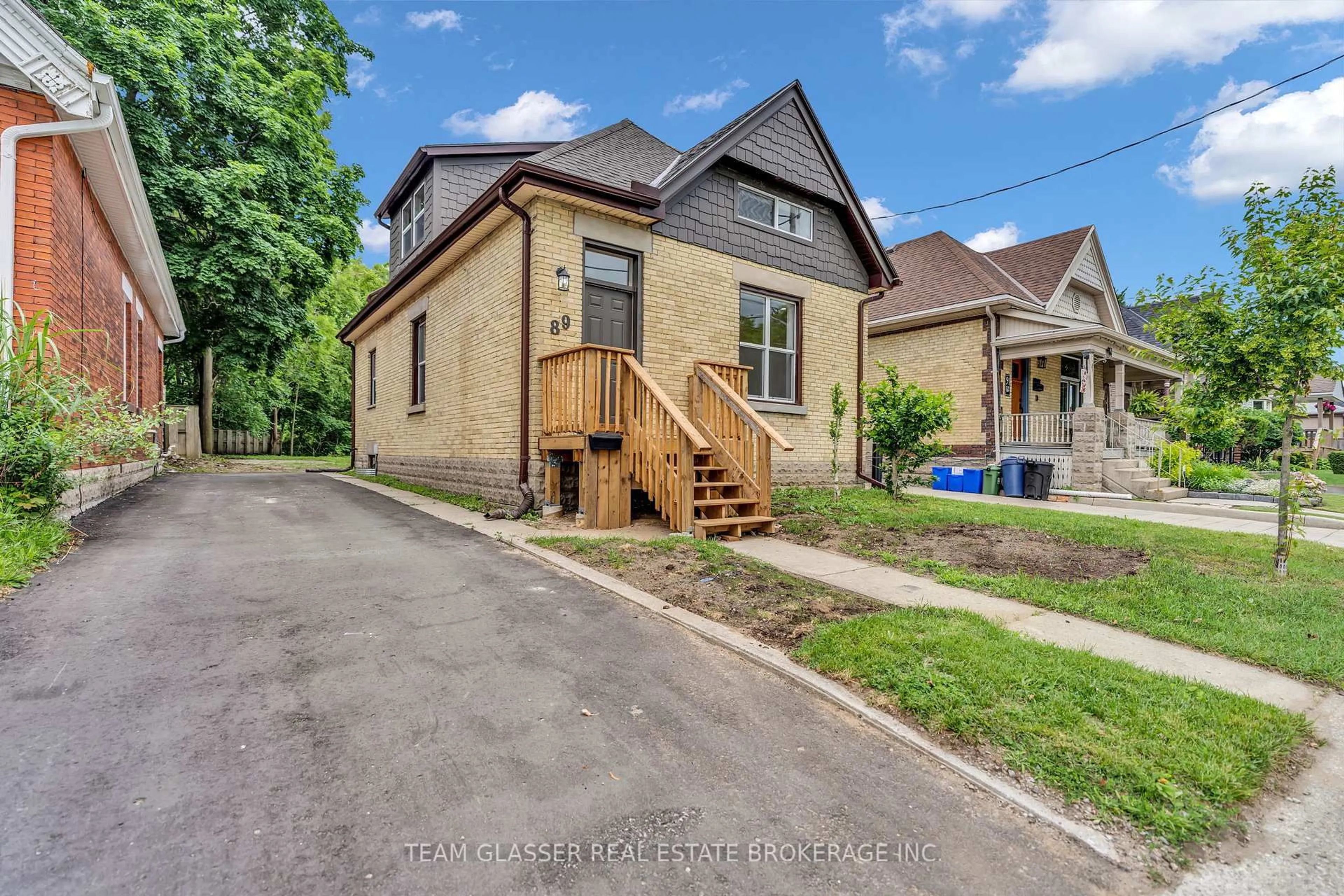 Home with brick exterior material, street for 89 Elm St, London East Ontario N5Z 2K4