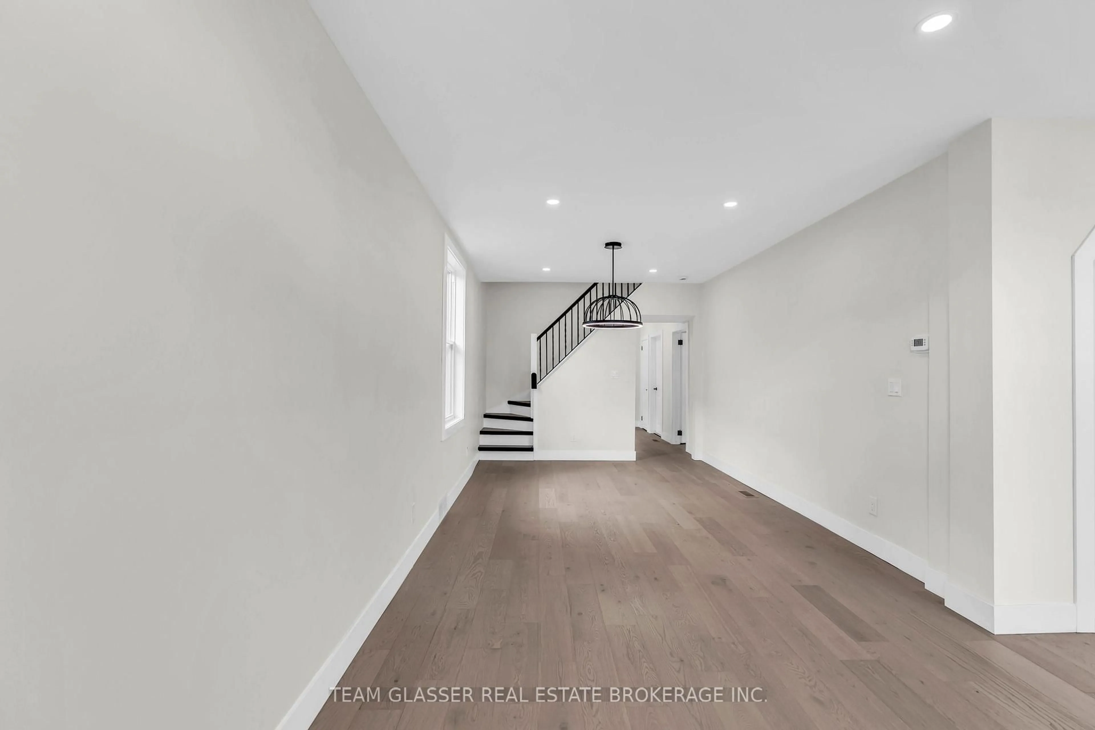 Unknown for 89 Elm St, London East Ontario N5Z 2K4