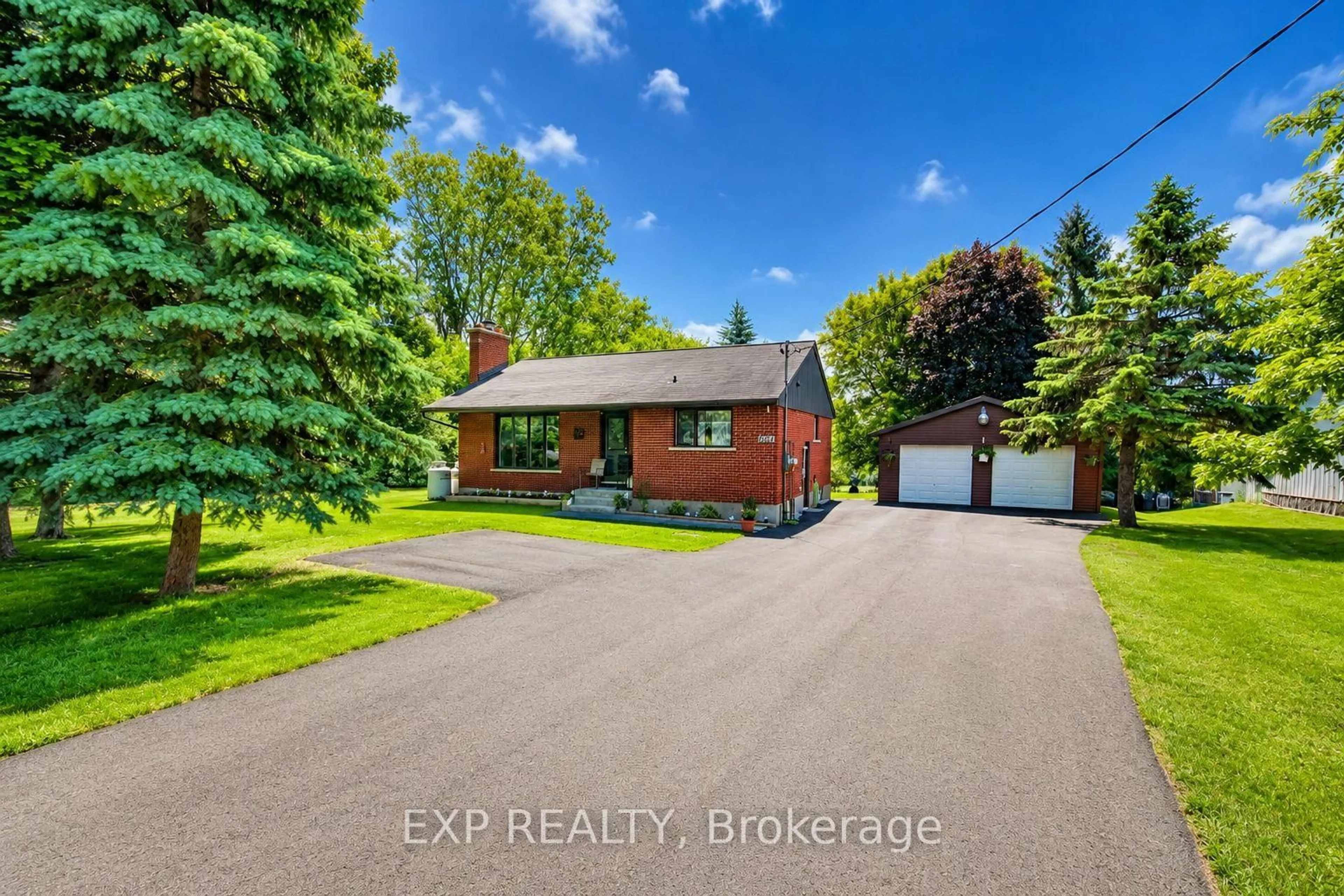 A pic from outside/outdoor area/front of a property/back of a property/a pic from drone, street for 4614 Donnelly Dr, Merrickville Ontario K0G 1N0