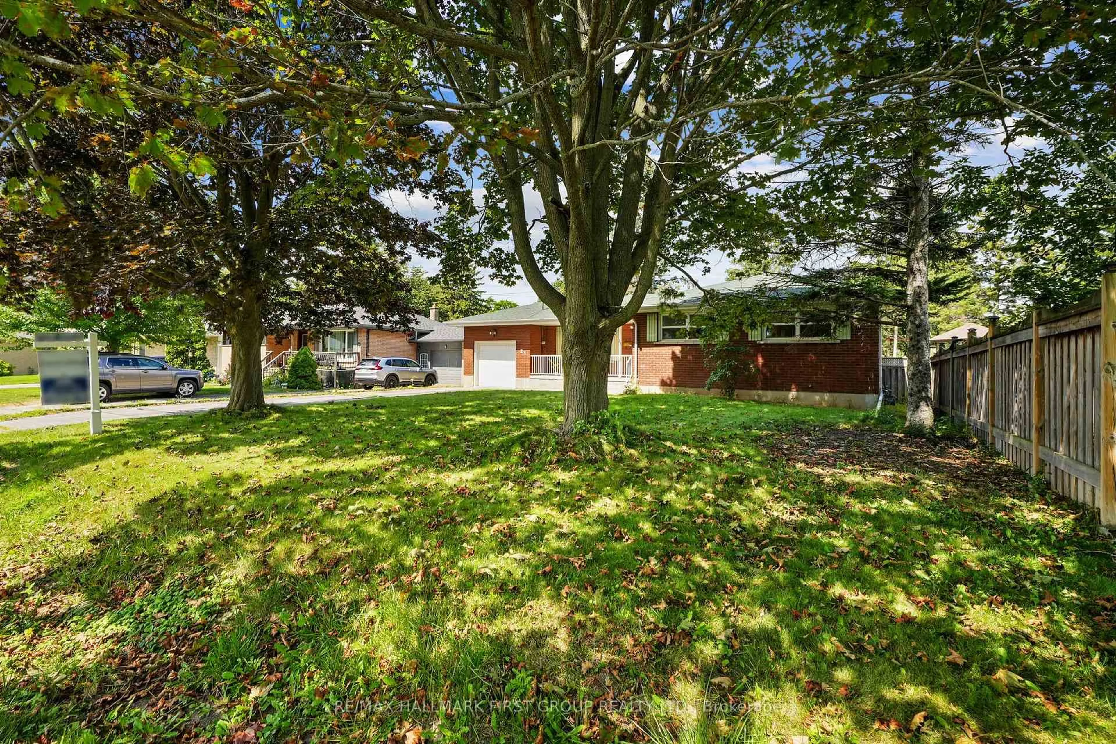 A pic from outside/outdoor area/front of a property/back of a property/a pic from drone, street for 21 Gardiner Cres, Cobourg Ontario K9A 1W7