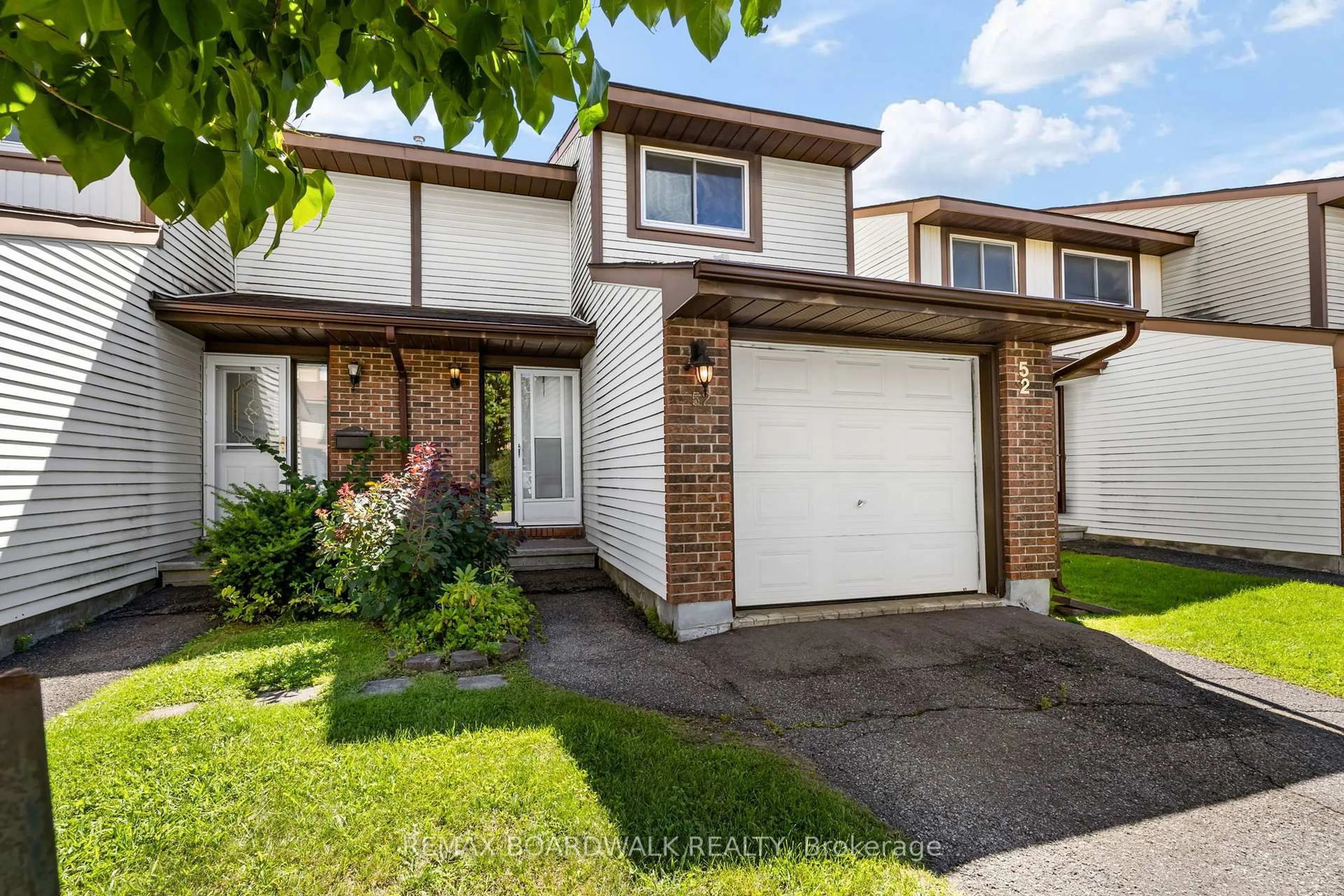 Unknown for 52 Baneberry Cres, Ottawa Ontario K2L 2Y4