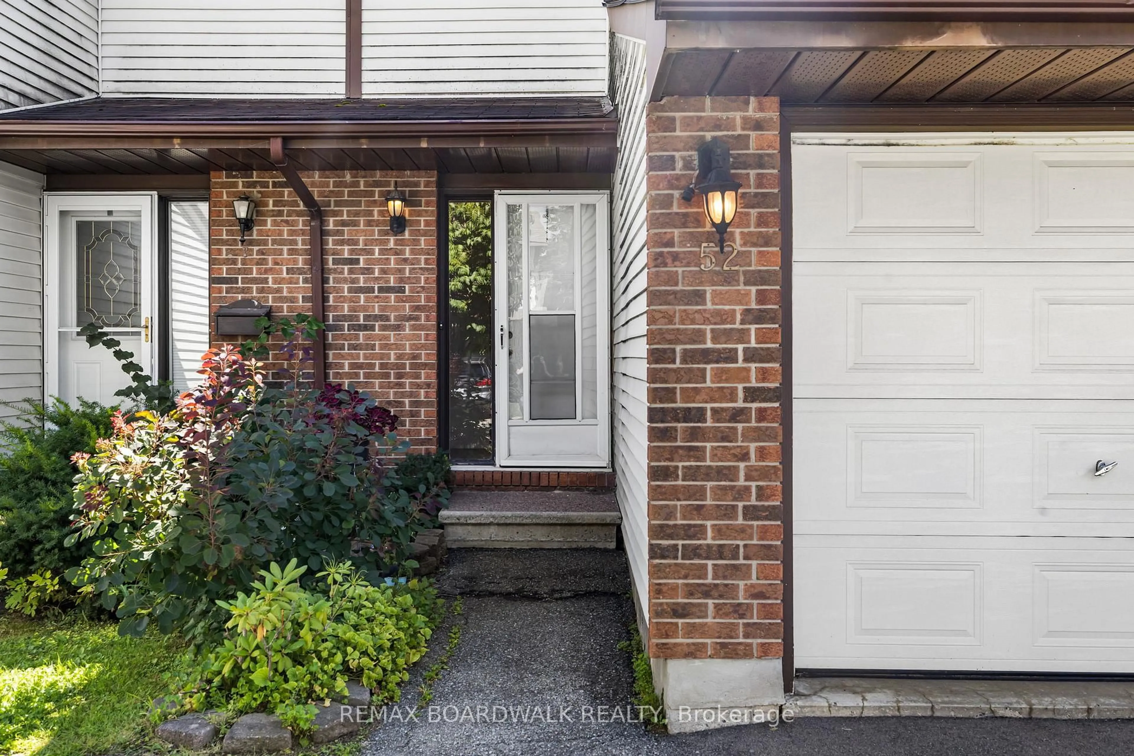 Unknown for 52 Baneberry Cres, Ottawa Ontario K2L 2Y4