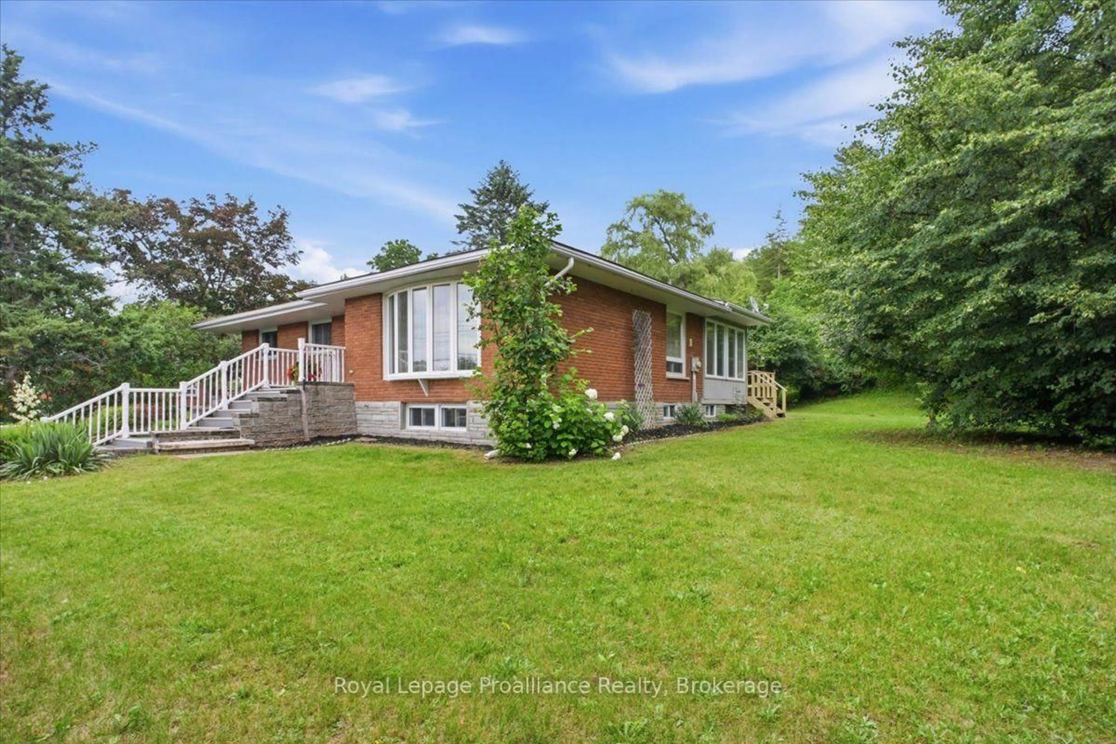 A pic from outside/outdoor area/front of a property/back of a property/a pic from drone, unknown for 68 Riverside Pkwy, Hastings Ontario K0K 2C0