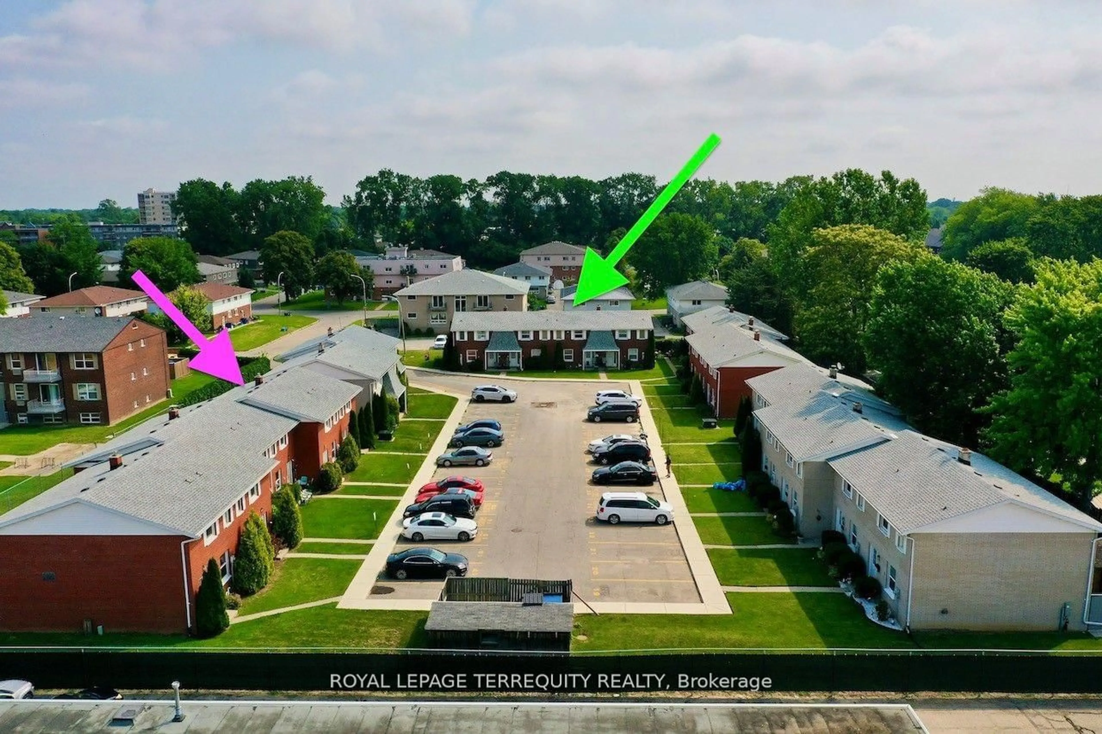 A pic from outside/outdoor area/front of a property/back of a property/a pic from drone, unknown for 39 Orchard Pl, Chatham-Kent Ontario N7M 1A6