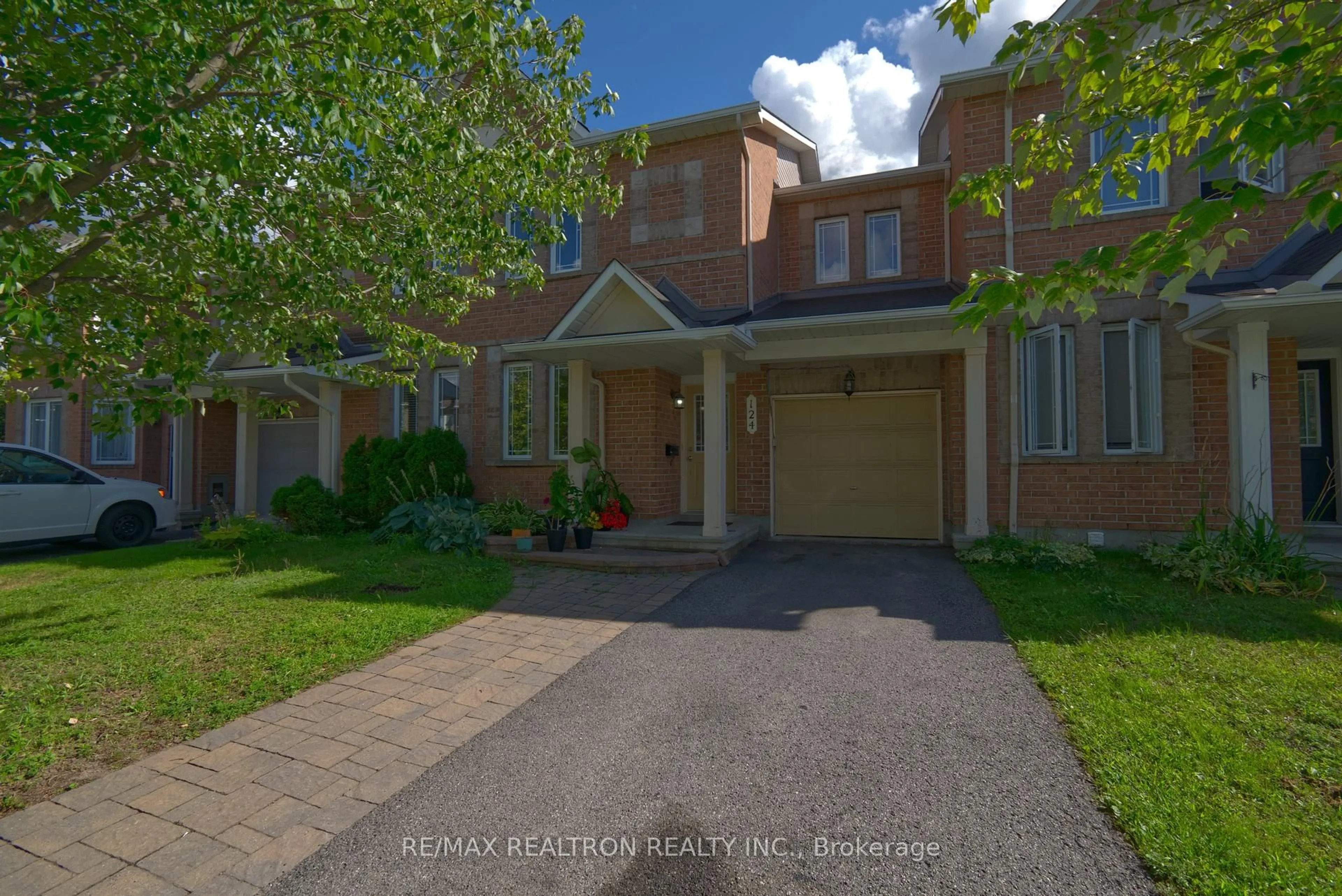 Unknown for 124 Shady Grove St, Ottawa Ontario K2G 6Z5