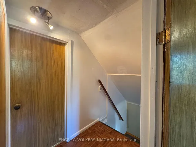61 Hamilton St, St. Catharines 5