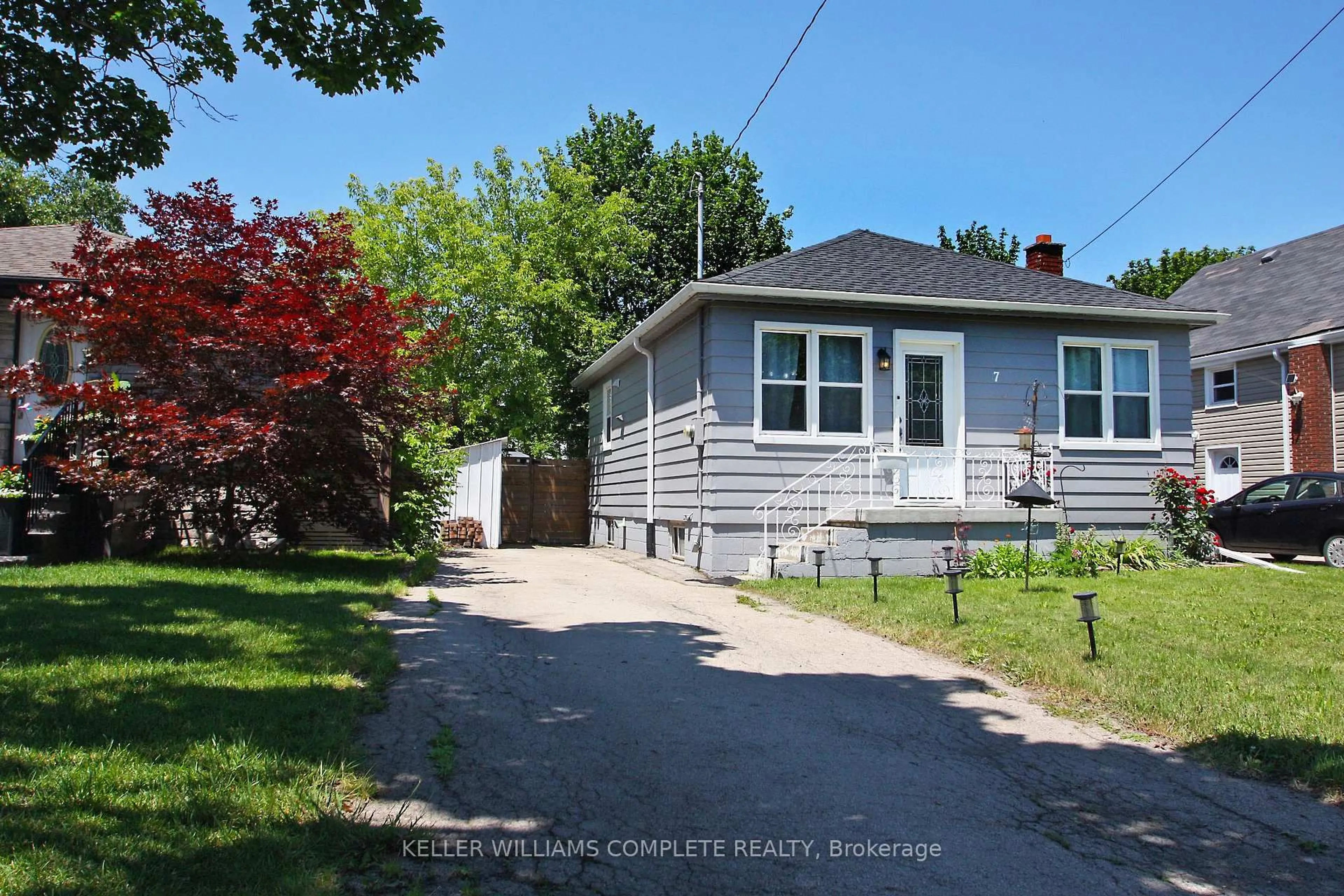 A pic from outside/outdoor area/front of a property/back of a property/a pic from drone, street for 7 Lampton Pl, Hamilton Ontario L8H 6J7