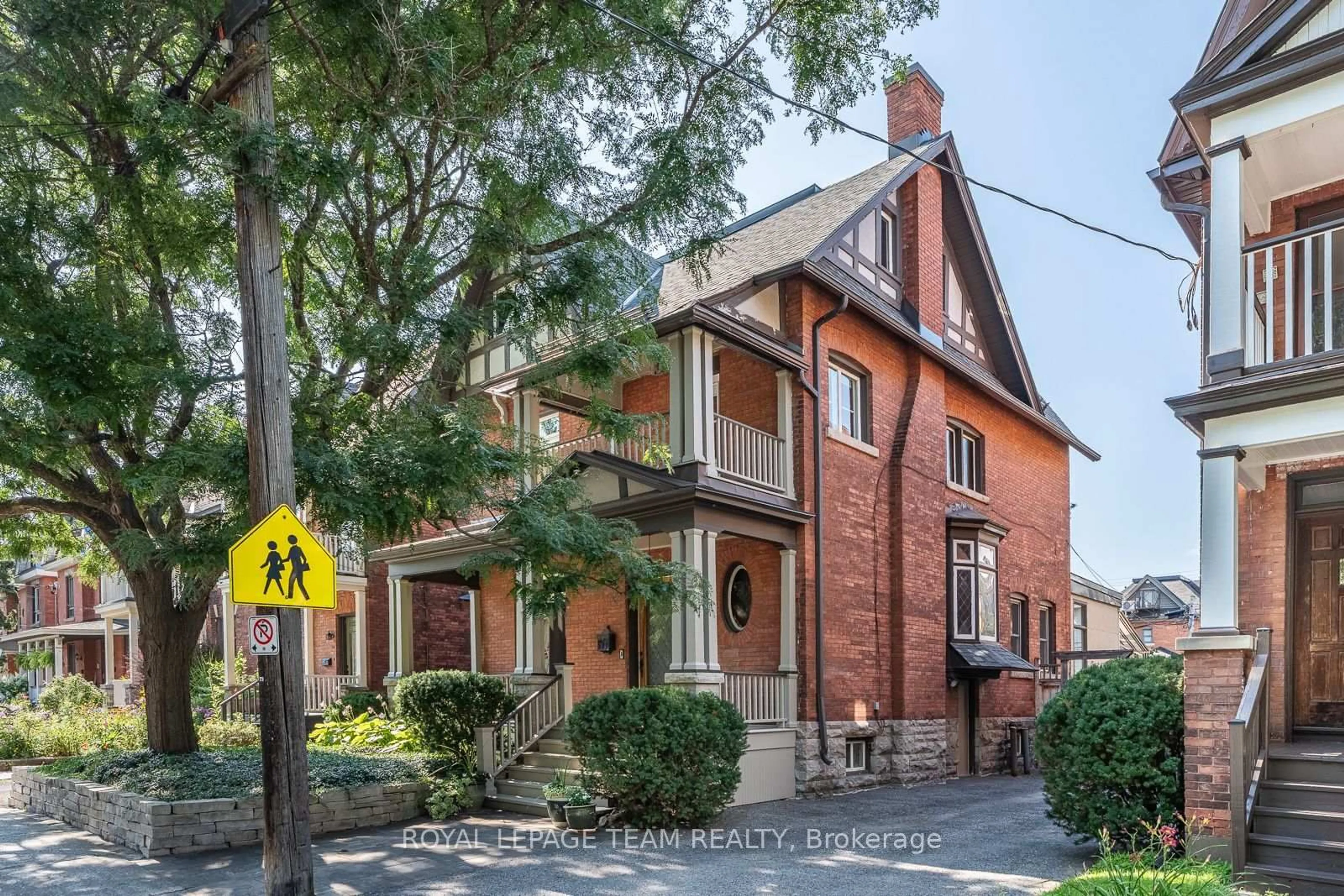 Home with brick exterior material, street for 139 Fourth Ave, Ottawa Ontario K1S 2L3