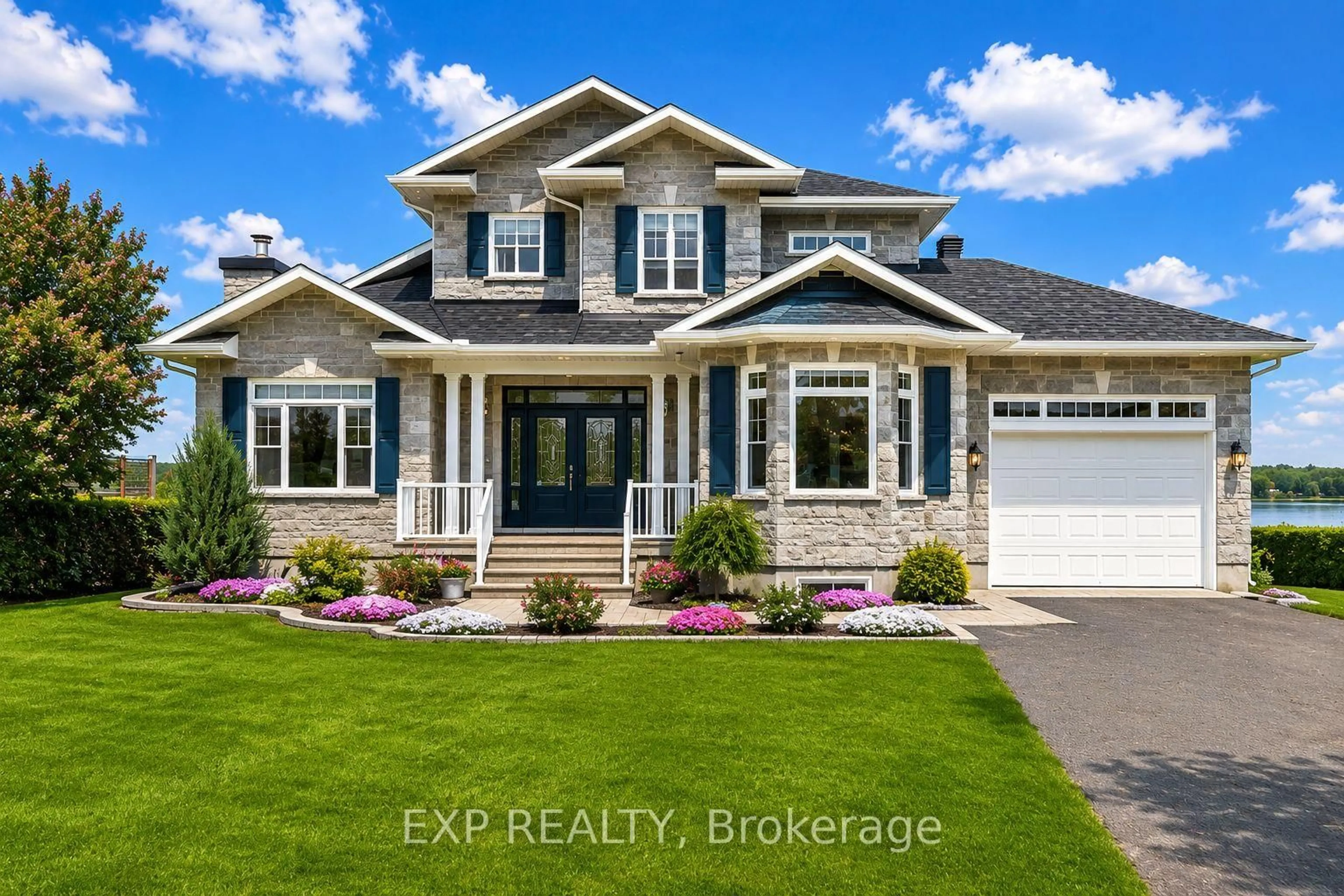 Home with vinyl exterior material, street for 3605 FRONT Rd, Hawkesbury Ontario K6A 2W5
