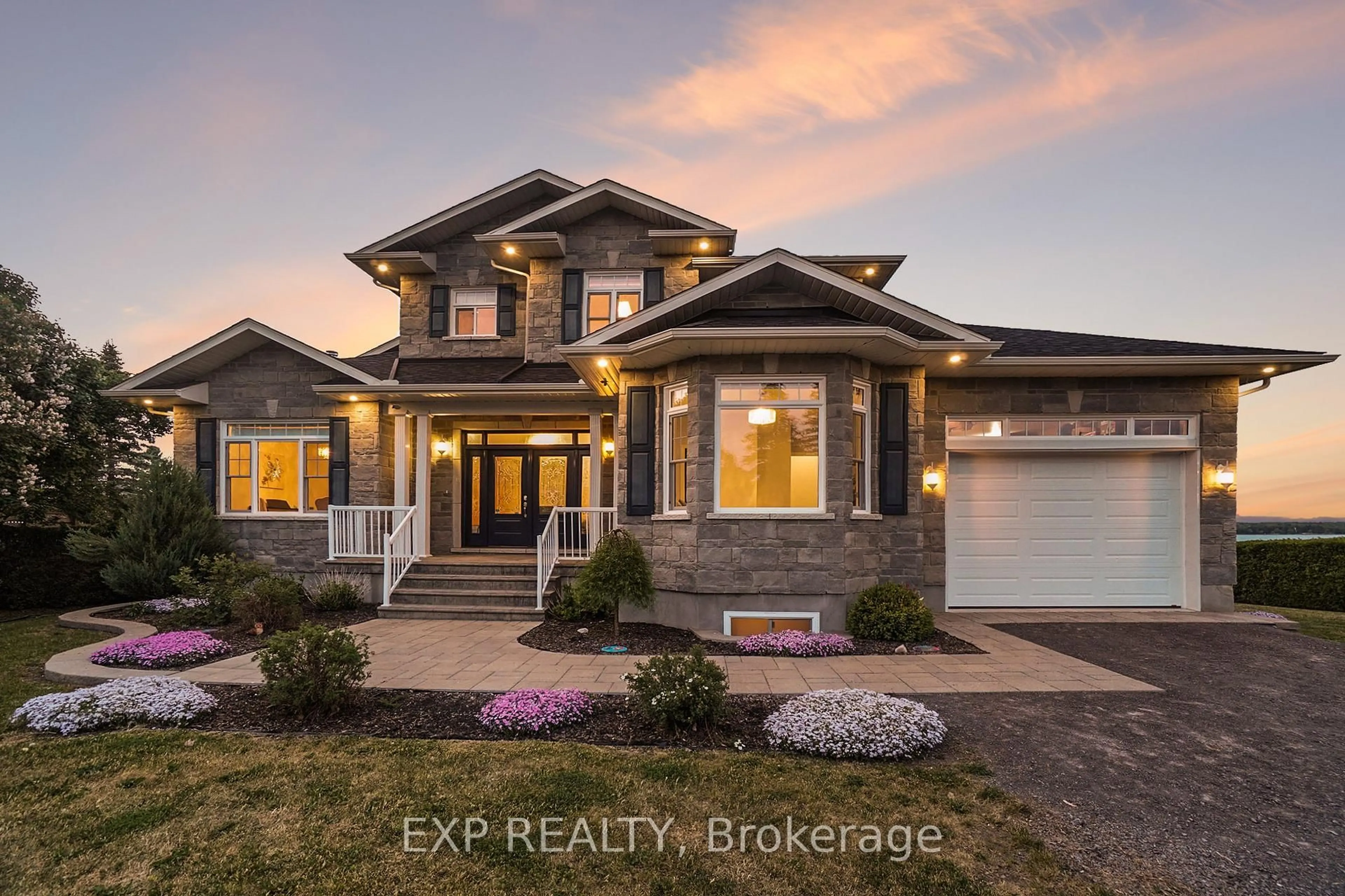Home with brick exterior material, street for 3605 FRONT Rd, Hawkesbury Ontario K6A 2W5