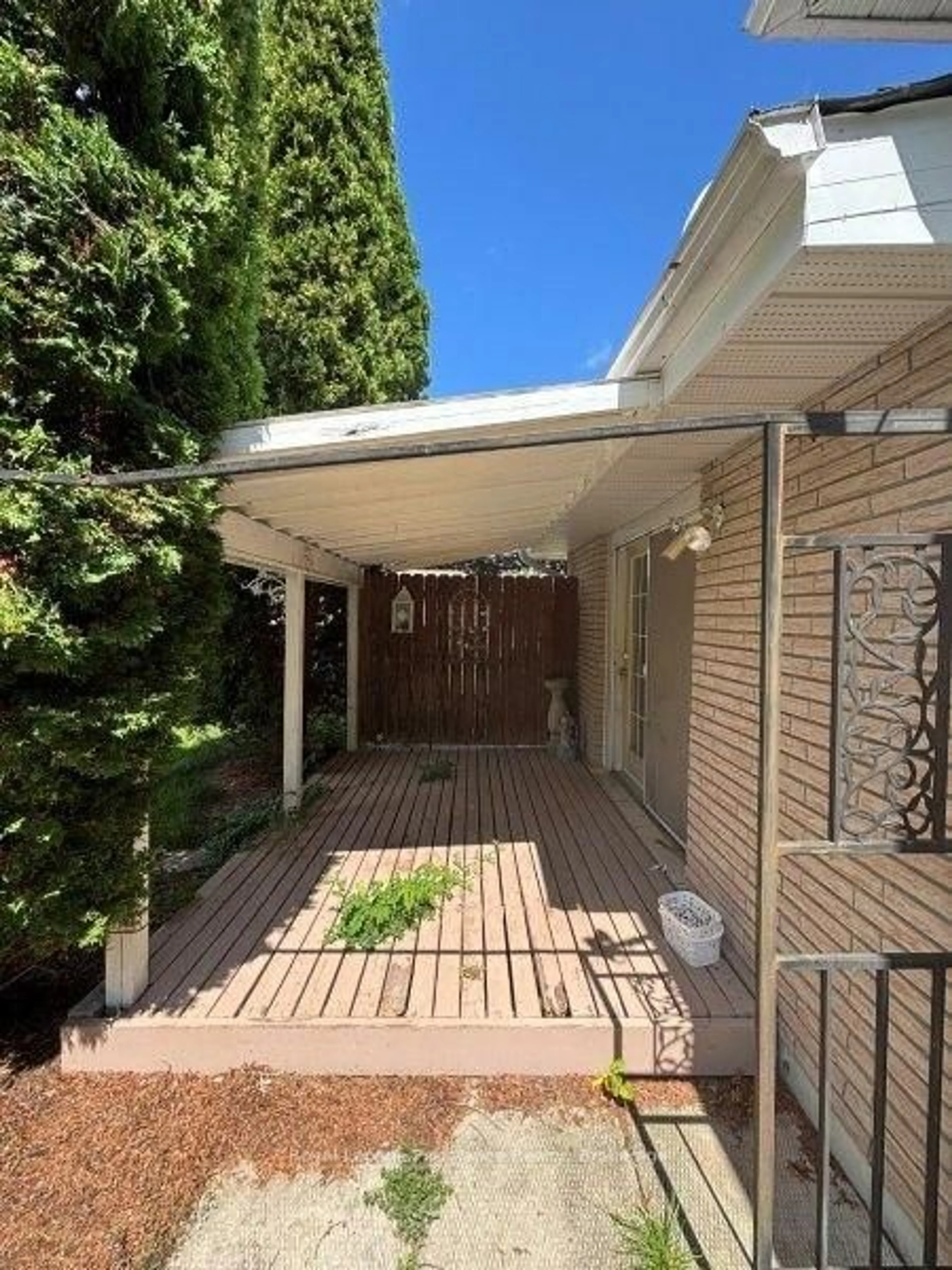 Unknown for 112 Sidney St, Belleville Ontario K8P 3Y9
