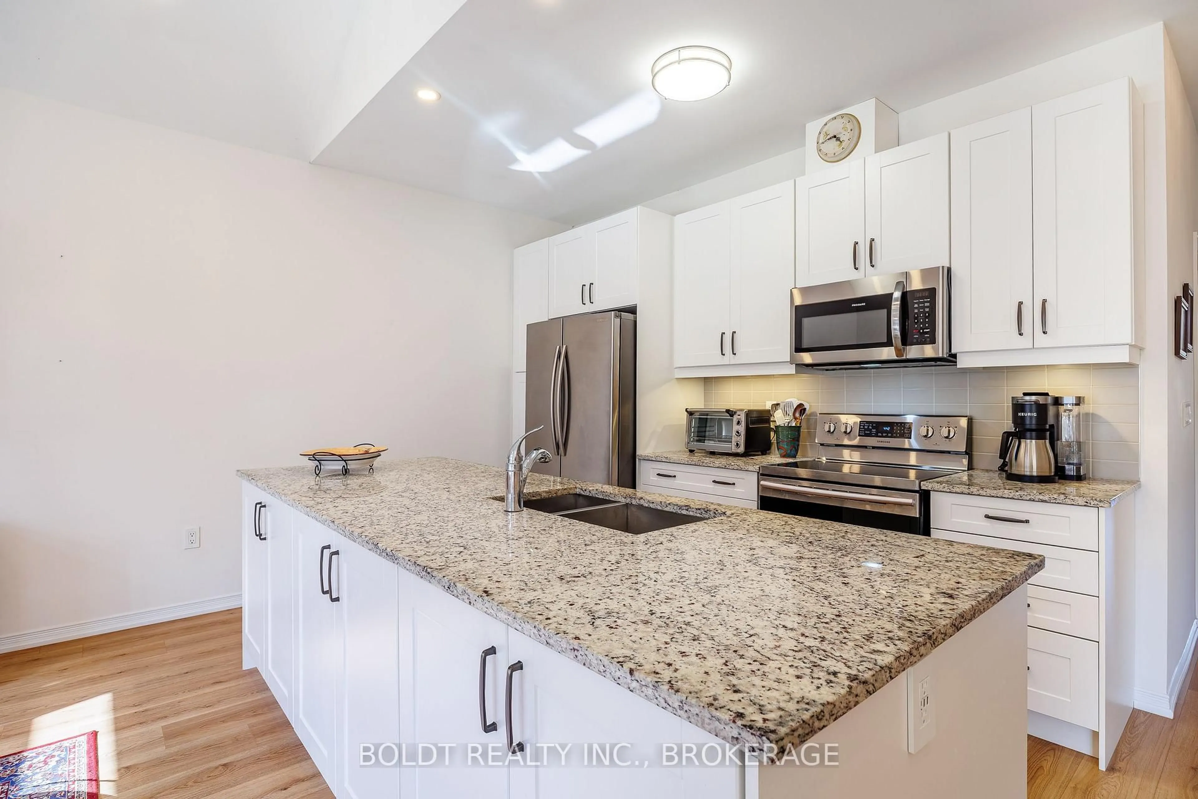 Open concept kitchen, unknown for 35 Cosmopolitan Common, St. Catharines Ontario L2M 0B8