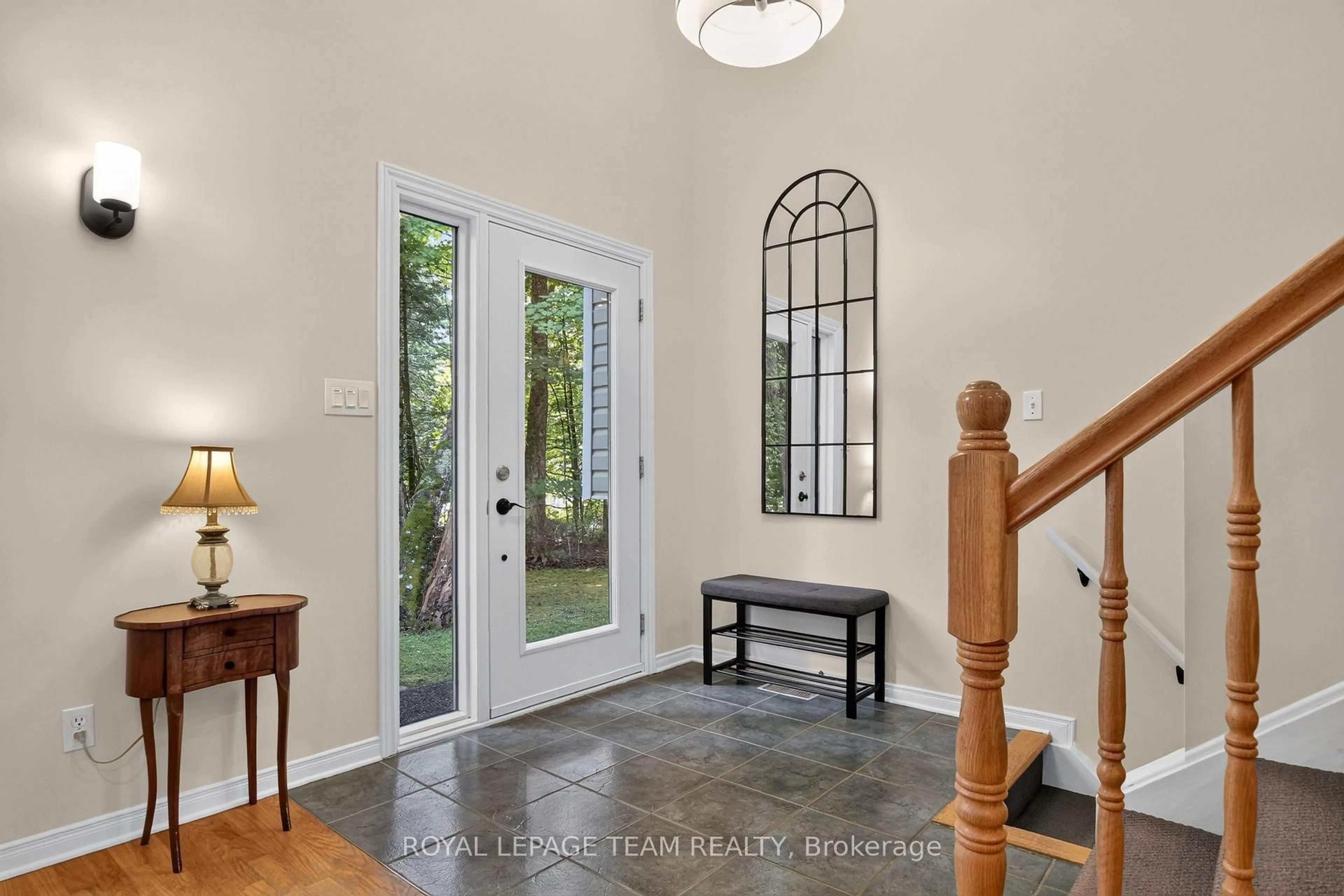 Indoor entryway for 126 MOCKINGBIRD Lane, Ashton Ontario K0A 1B0
