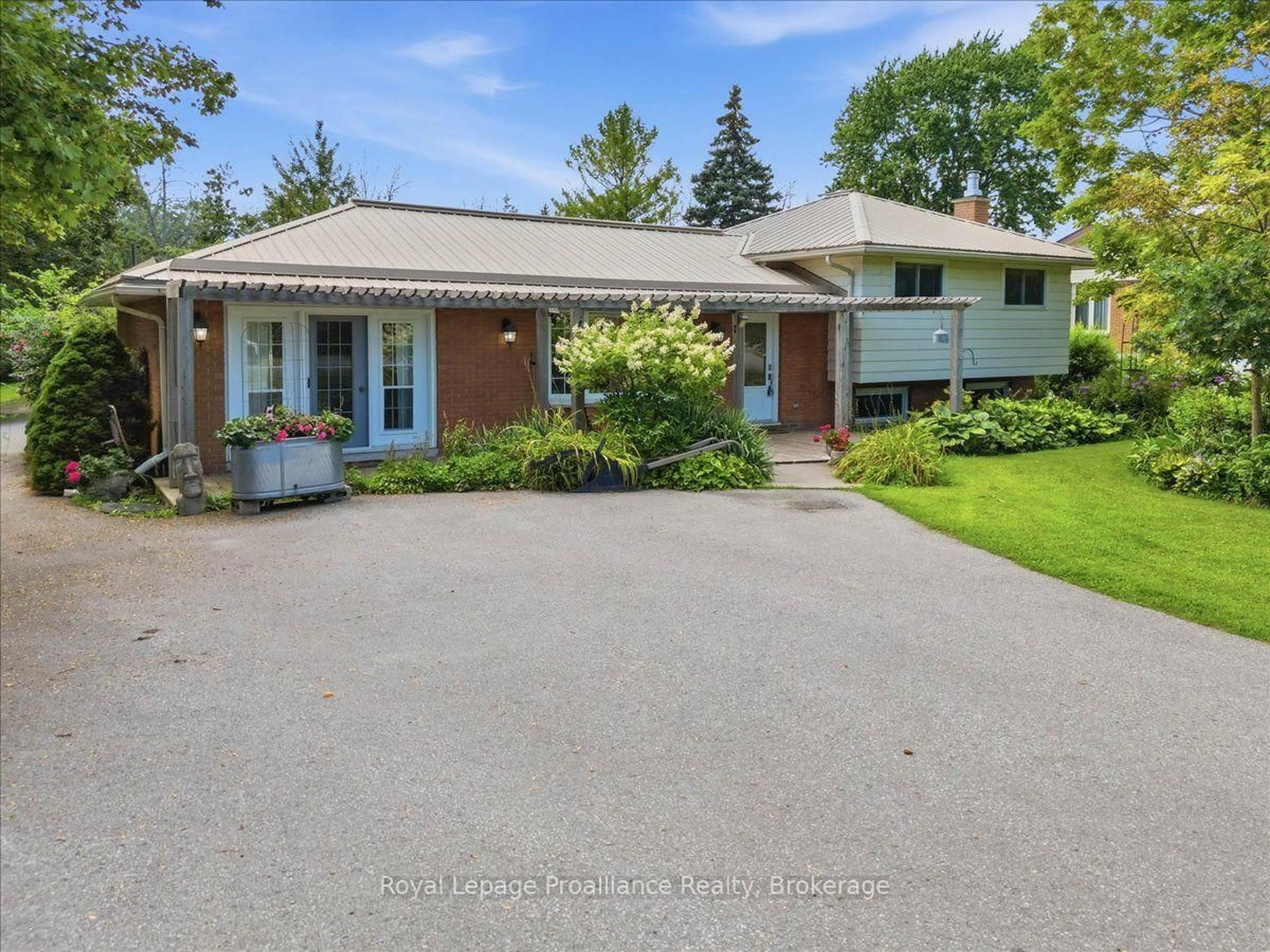 A pic from outside/outdoor area/front of a property/back of a property/a pic from drone, street for 171 Aikins Rd, Quinte West Ontario K8N 4Z2