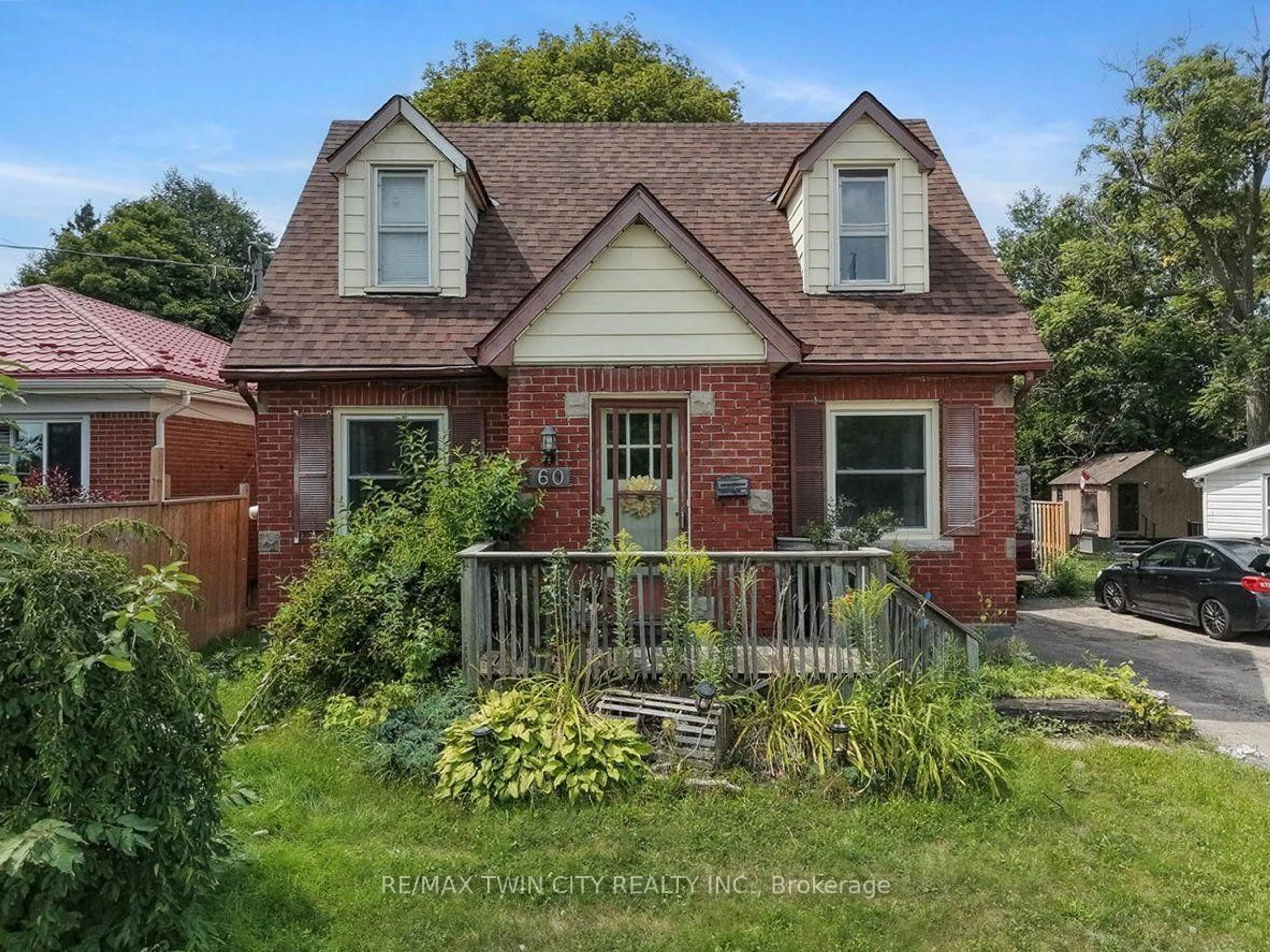 Home with brick exterior material, street for 60 Park Rd, Brantford Ontario N3S 6T7