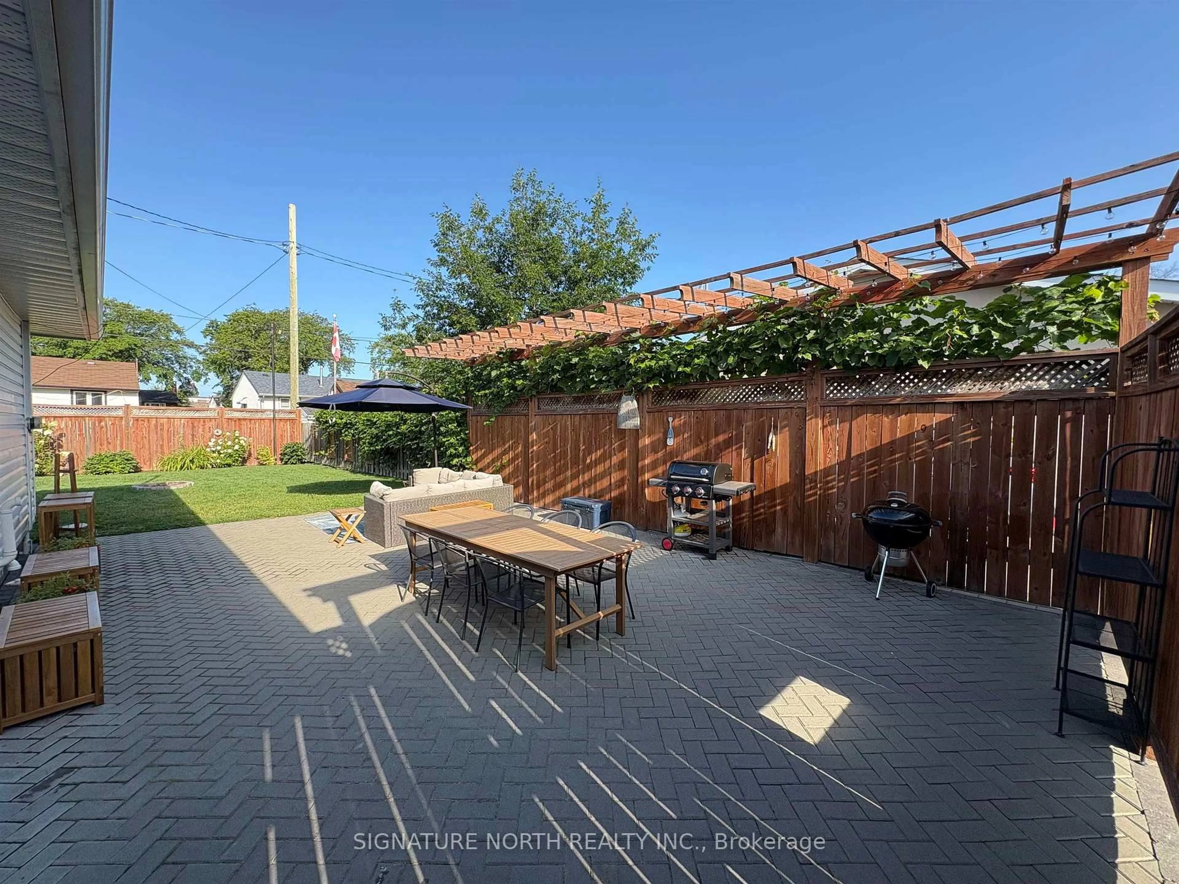 Patio, street for 343 Sillesdale Cres, Thunder Bay Ontario P7C 1S9