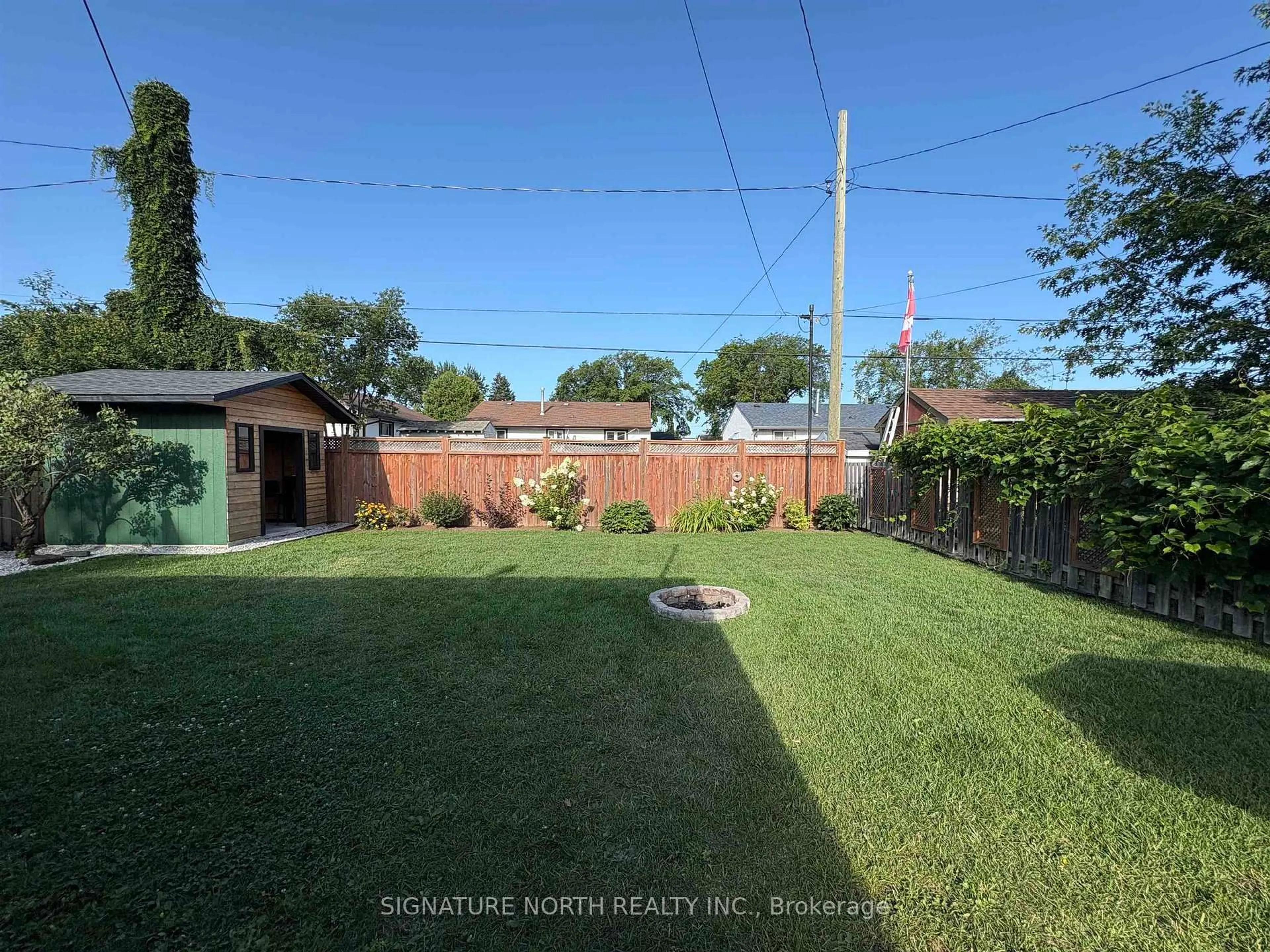 A pic from outside/outdoor area/front of a property/back of a property/a pic from drone, street for 343 Sillesdale Cres, Thunder Bay Ontario P7C 1S9