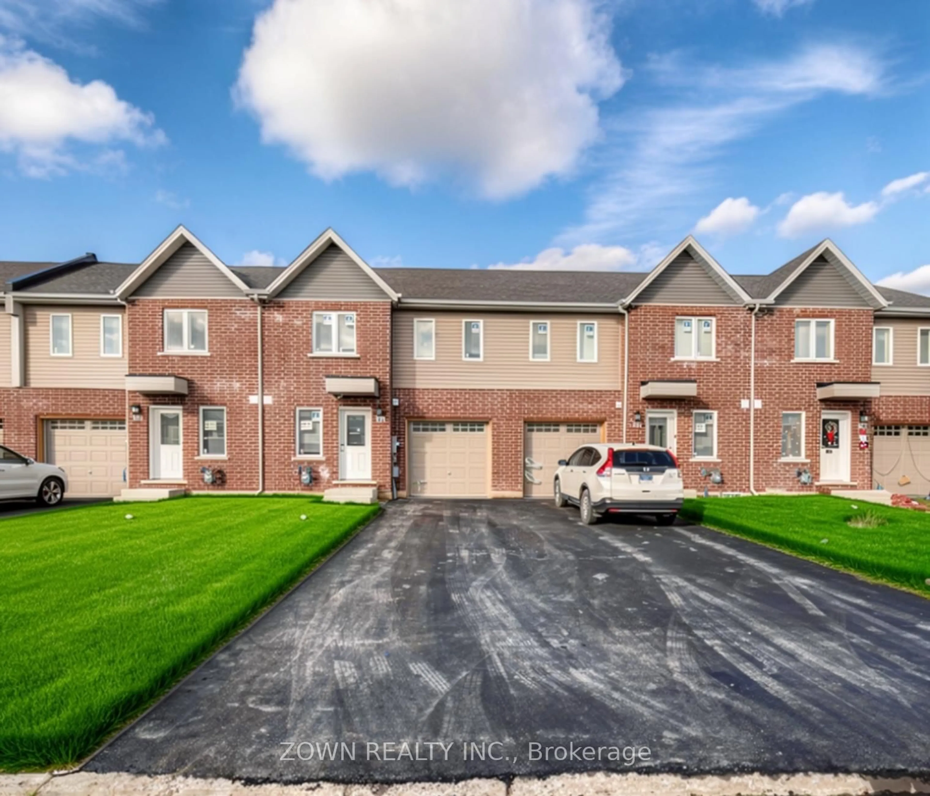 Home with brick exterior material, street for 366 Chaffey St, Welland Ontario L3B 2Z1