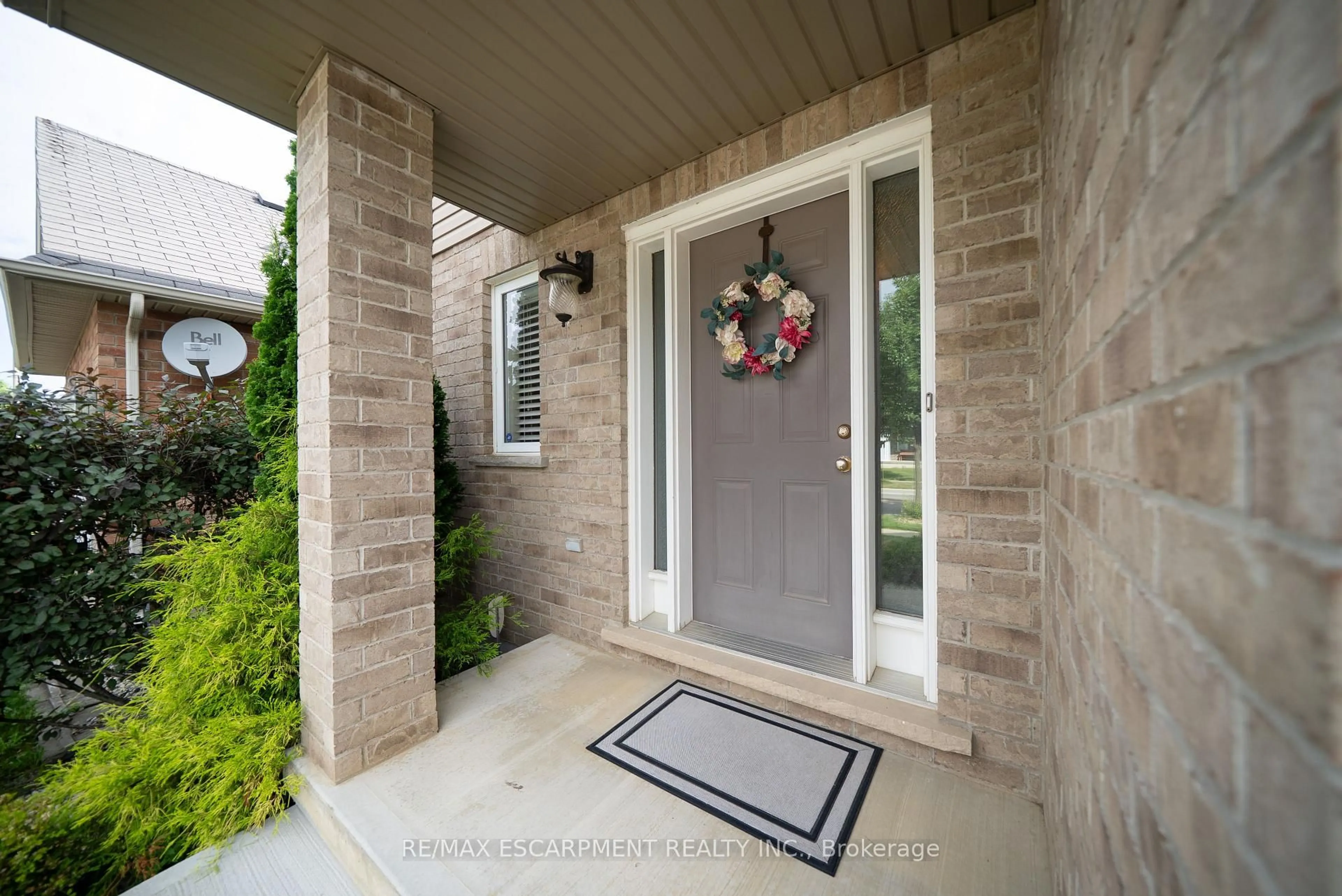 Indoor entryway for 169 Mcguiness Dr, Brantford Ontario N3T 0B5