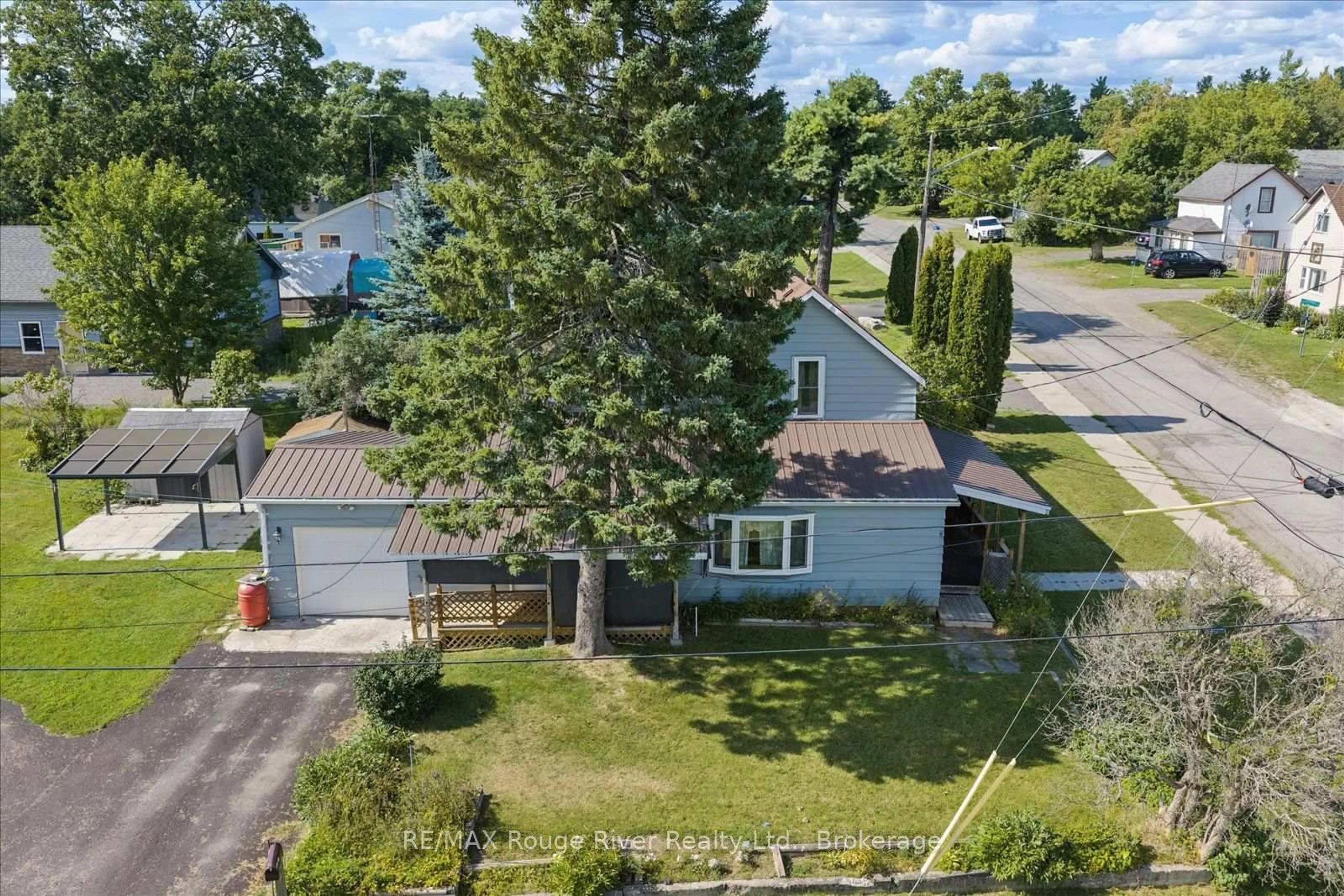 A pic from outside/outdoor area/front of a property/back of a property/a pic from drone, street for 41 Victoria St, Limoges Ontario K0K 2M0