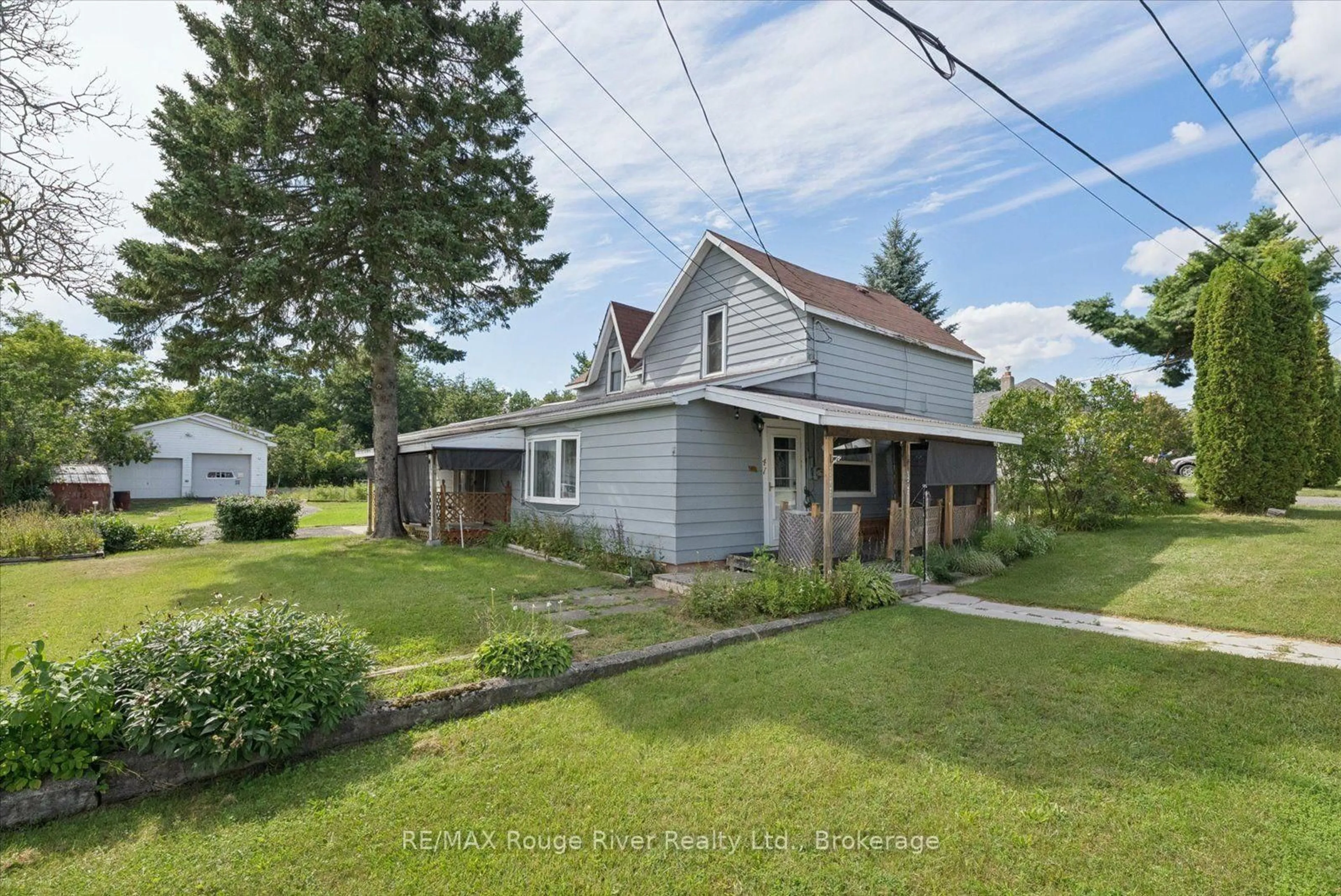 A pic from outside/outdoor area/front of a property/back of a property/a pic from drone, street for 41 Victoria St, Limoges Ontario K0K 2M0