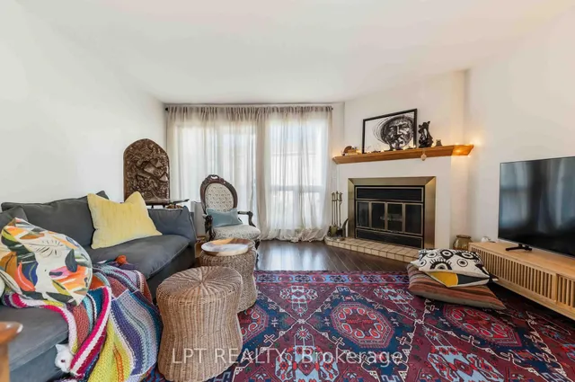 6722 Jeanne d'Arc Blvd #B, Ottawa 5