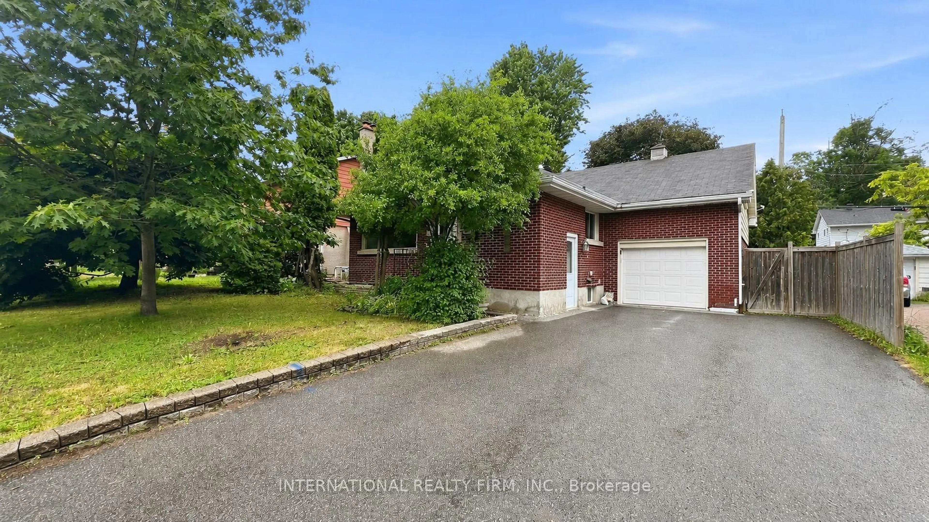 Unknown for 1213 ERINDALE Dr, Ottawa Ontario K2C 2G2
