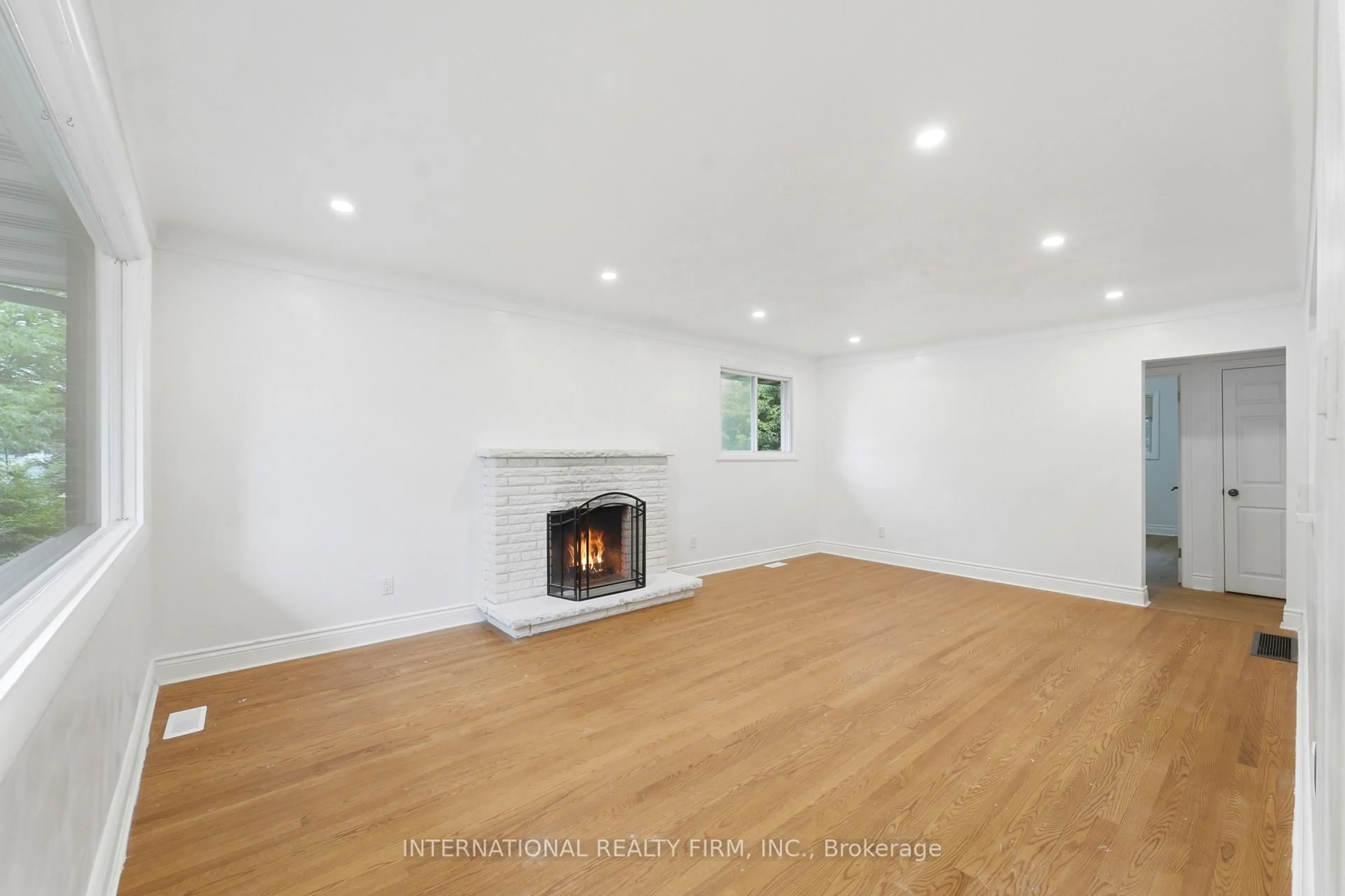A pic of a room for 1213 ERINDALE Dr, Ottawa Ontario K2C 2G2