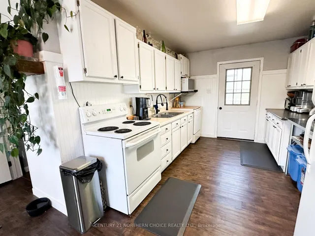 1261 Highway 105, Ear Falls 3