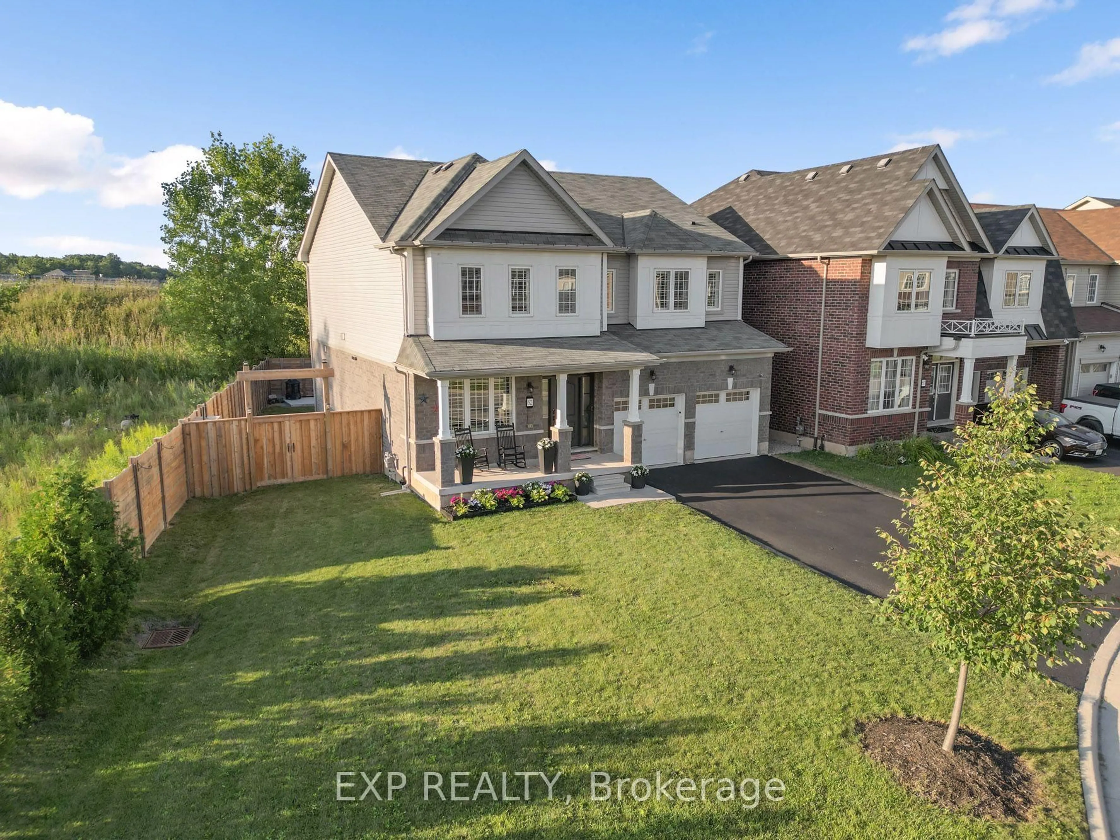 A pic from outside/outdoor area/front of a property/back of a property/a pic from drone, street for 62 Esther Cres, Thorold Ontario L3B 0G2