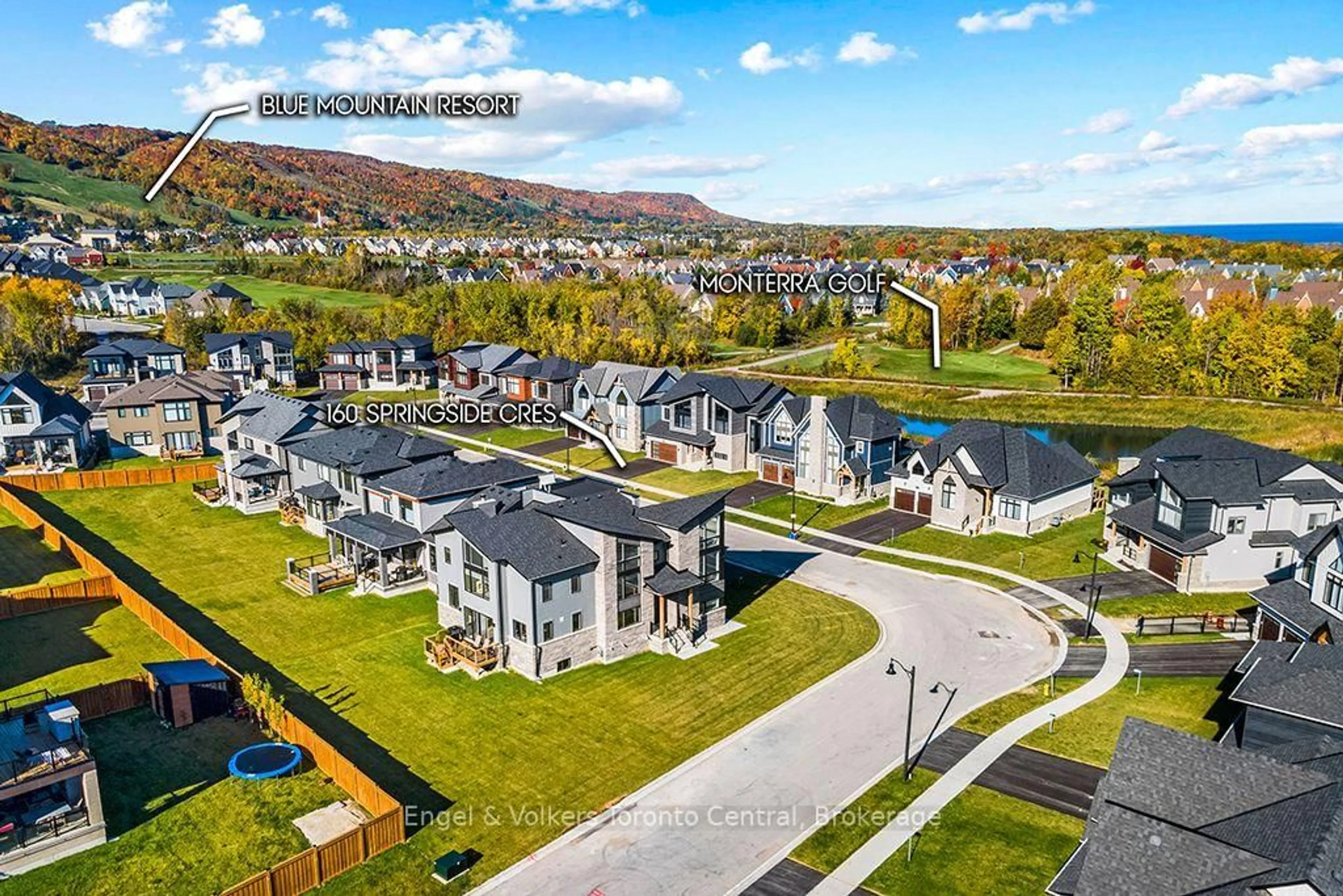 A pic from outside/outdoor area/front of a property/back of a property/a pic from drone, mountain view for 160 SPRINGSIDE Cres, Blue Mountains Ontario L9Y 5L3